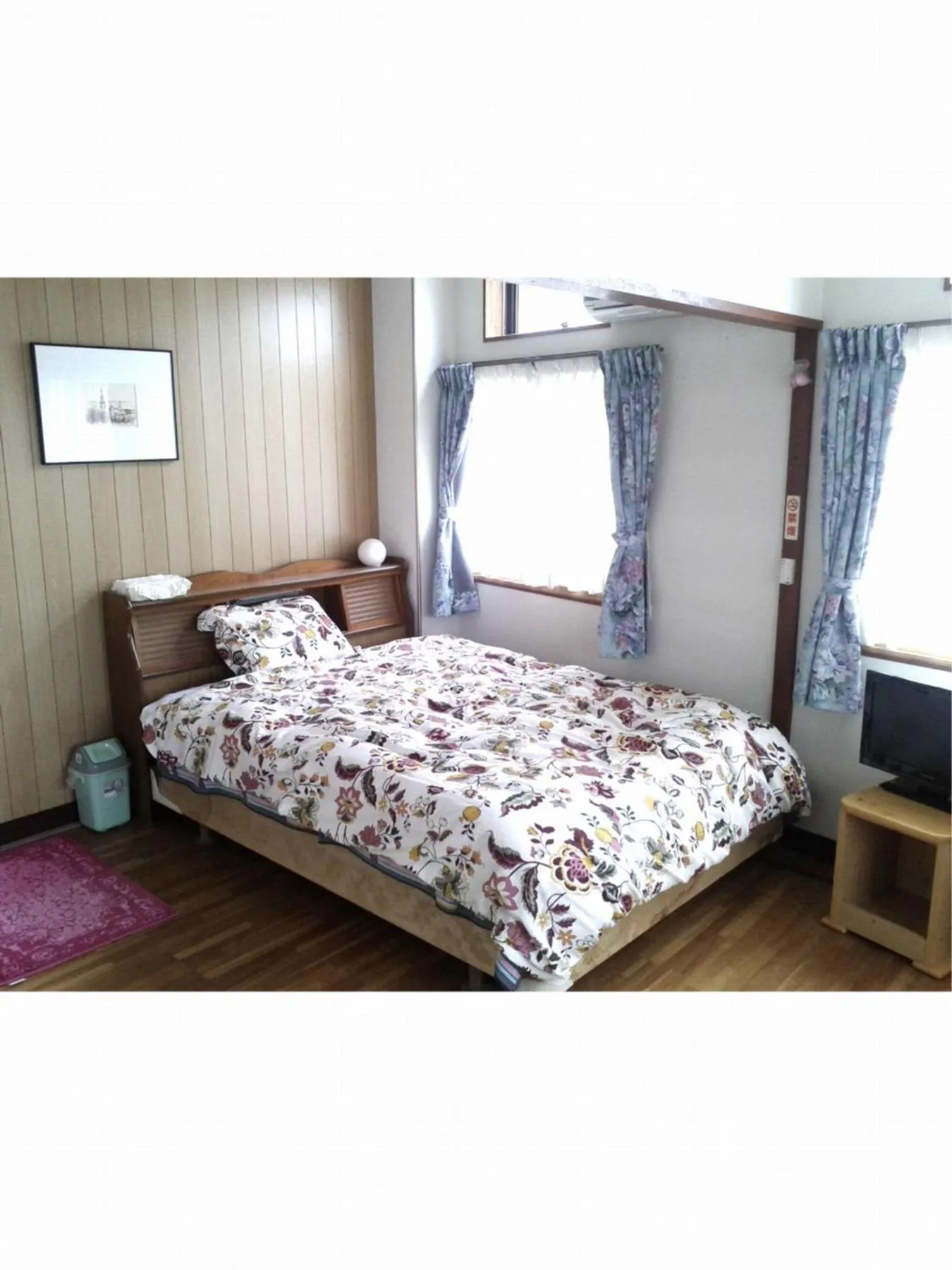 Photo of the whole room, Bed in Hitoyoshi Morinohall Ladies in - Female Only