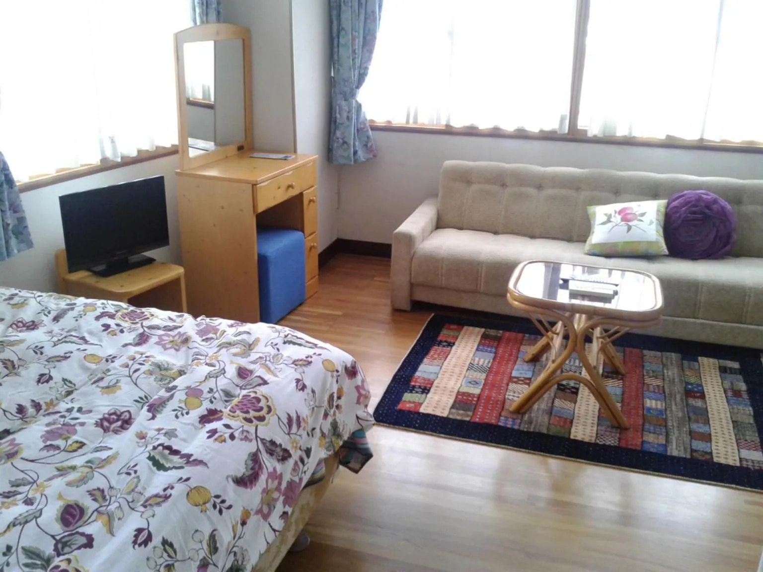 Photo of the whole room, Bed in Hitoyoshi Morinohall Ladies in - Female Only