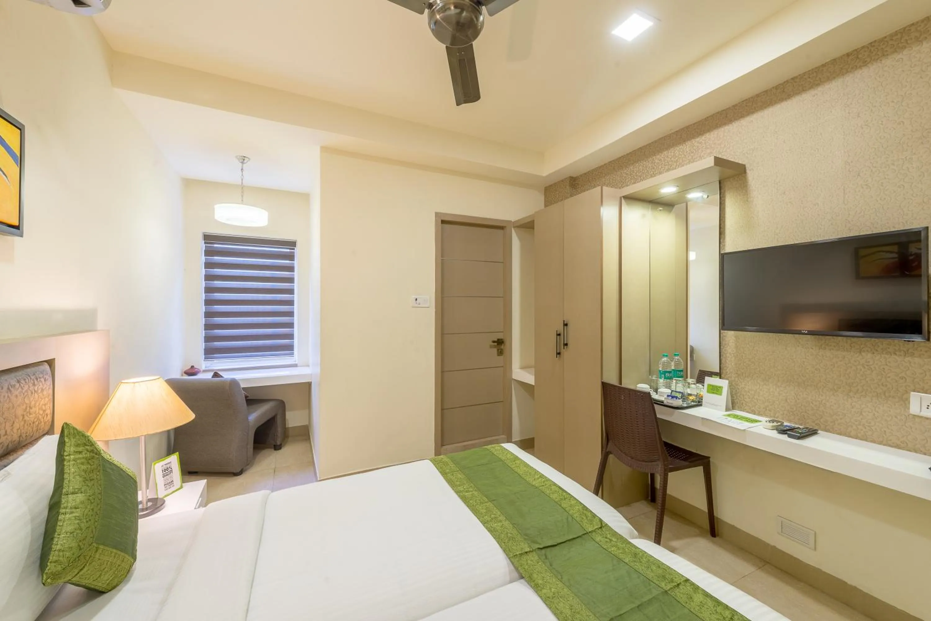 Bedroom, Bed in Treebo Nestlay Airport Alandur