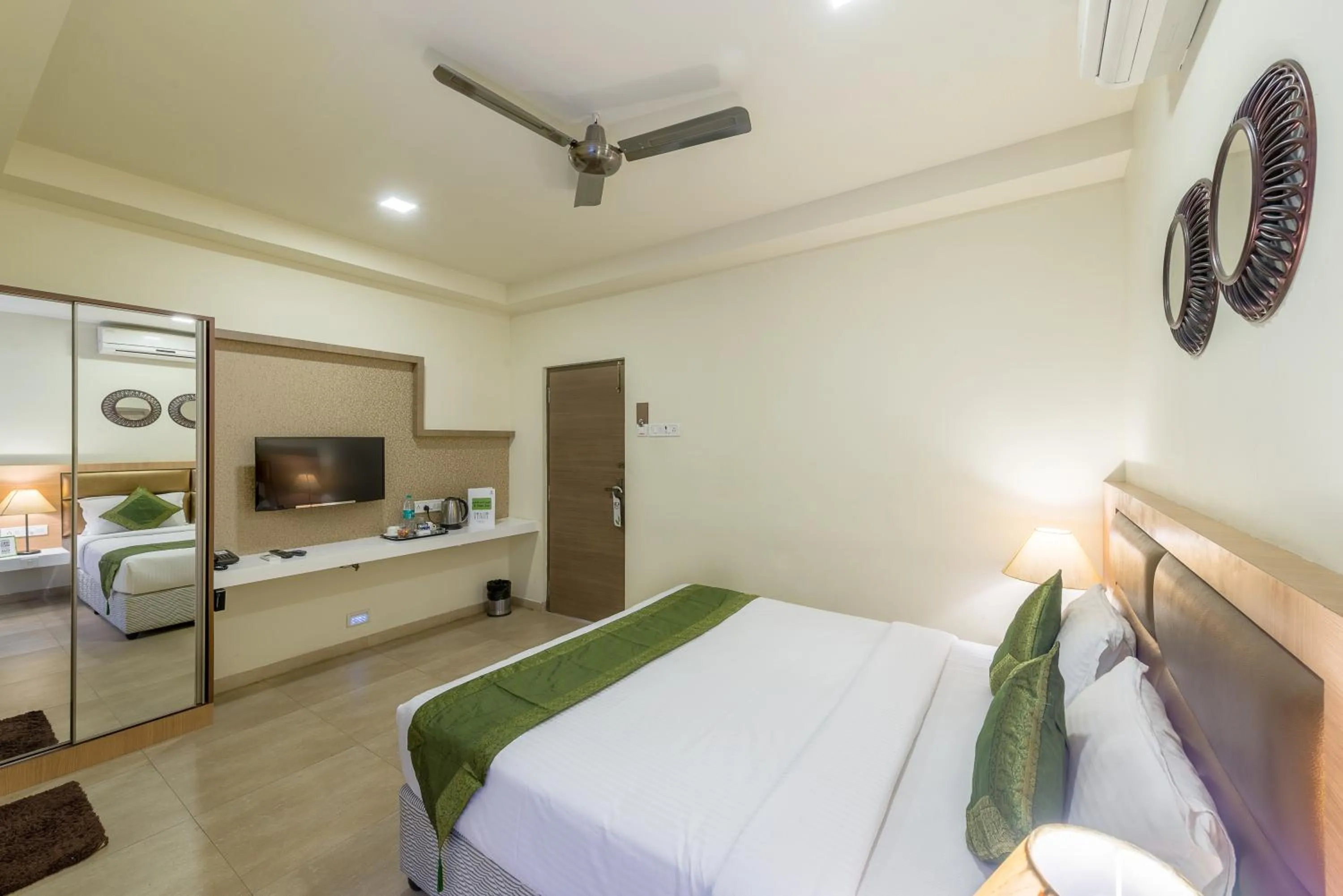 Bedroom, Bed in Treebo Nestlay Airport Alandur
