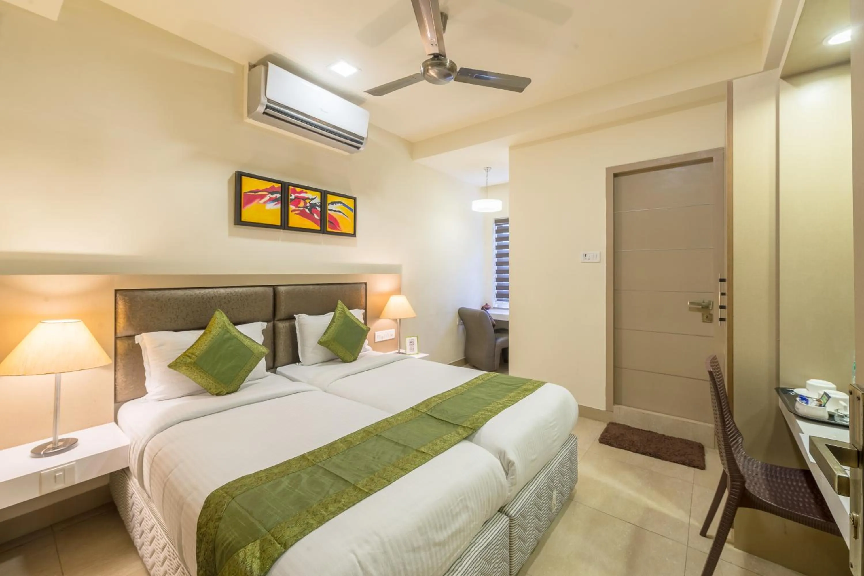 Bedroom, Bed in Treebo Nestlay Airport Alandur