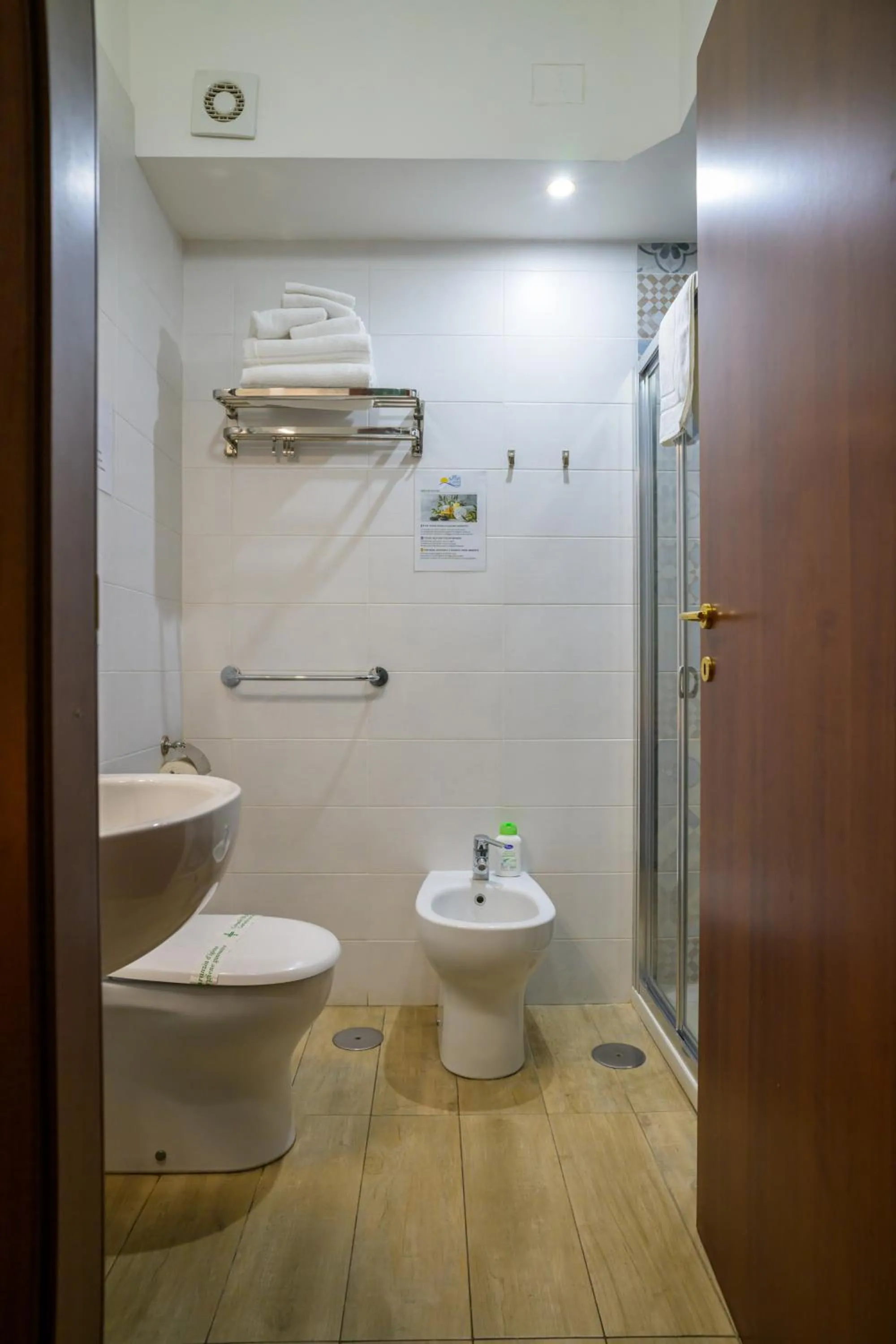 Shower in B&B Amalfi Coast Salerno