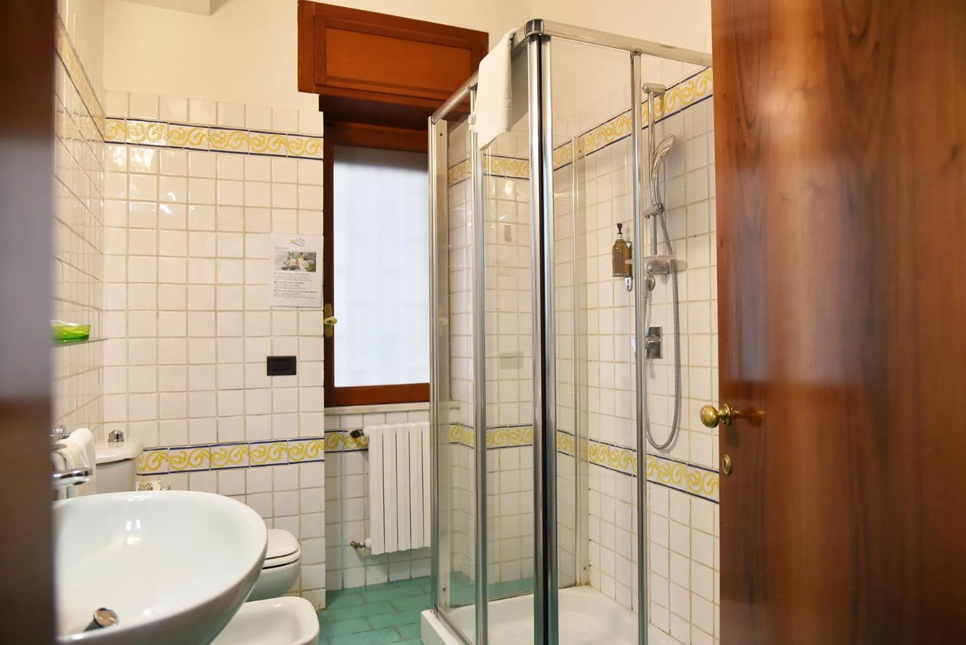 Shower in B&B Amalfi Coast Salerno