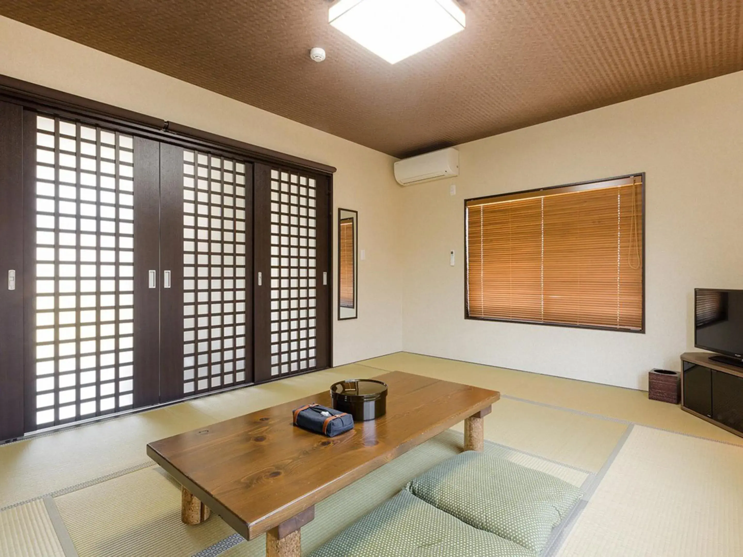 Japanese-Style Room - single occupancy in Racine Home Harie Japanese-Style Room - single occupancy in Racine Home Harie
