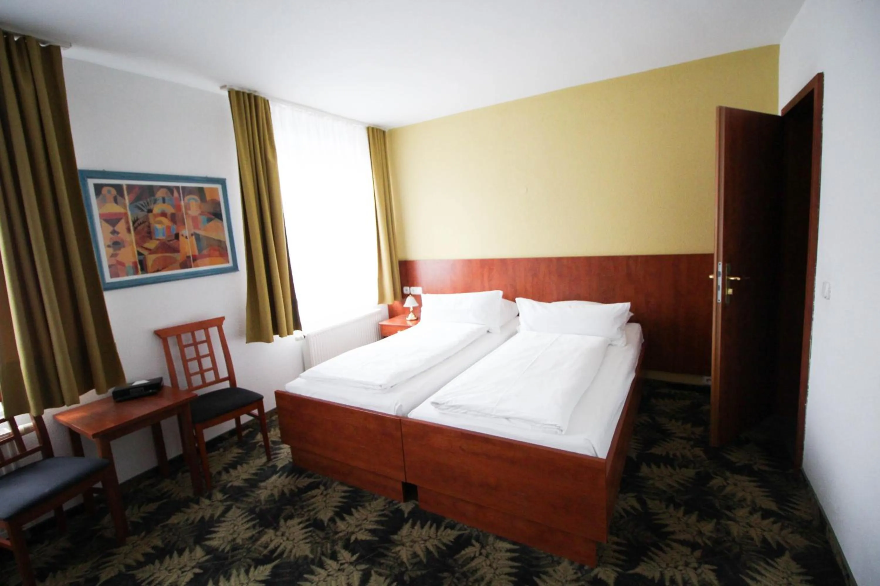 Photo of the whole room, Bed in Hotel Der Tannenbaum