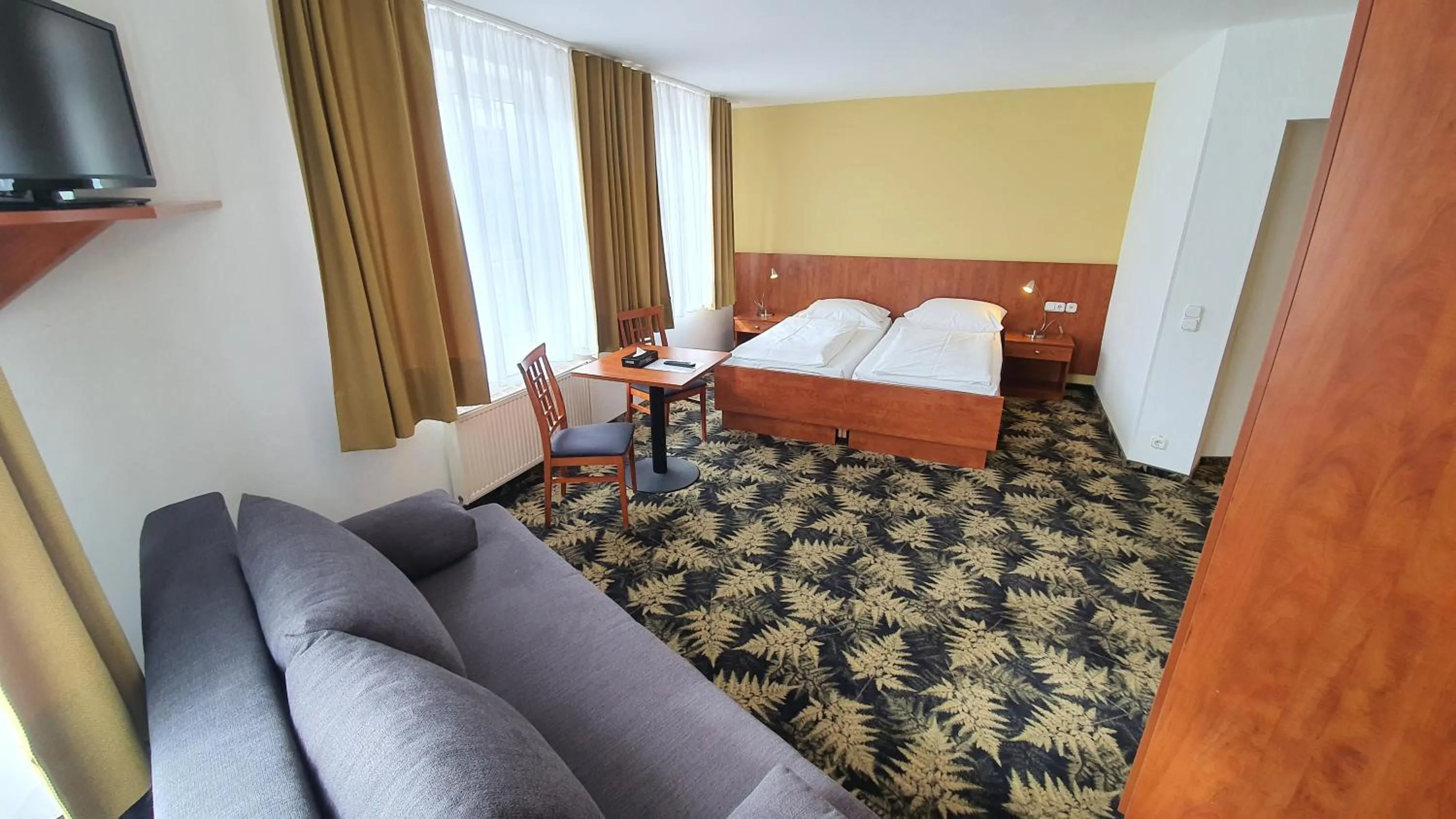 Photo of the whole room, Bed in Hotel Der Tannenbaum