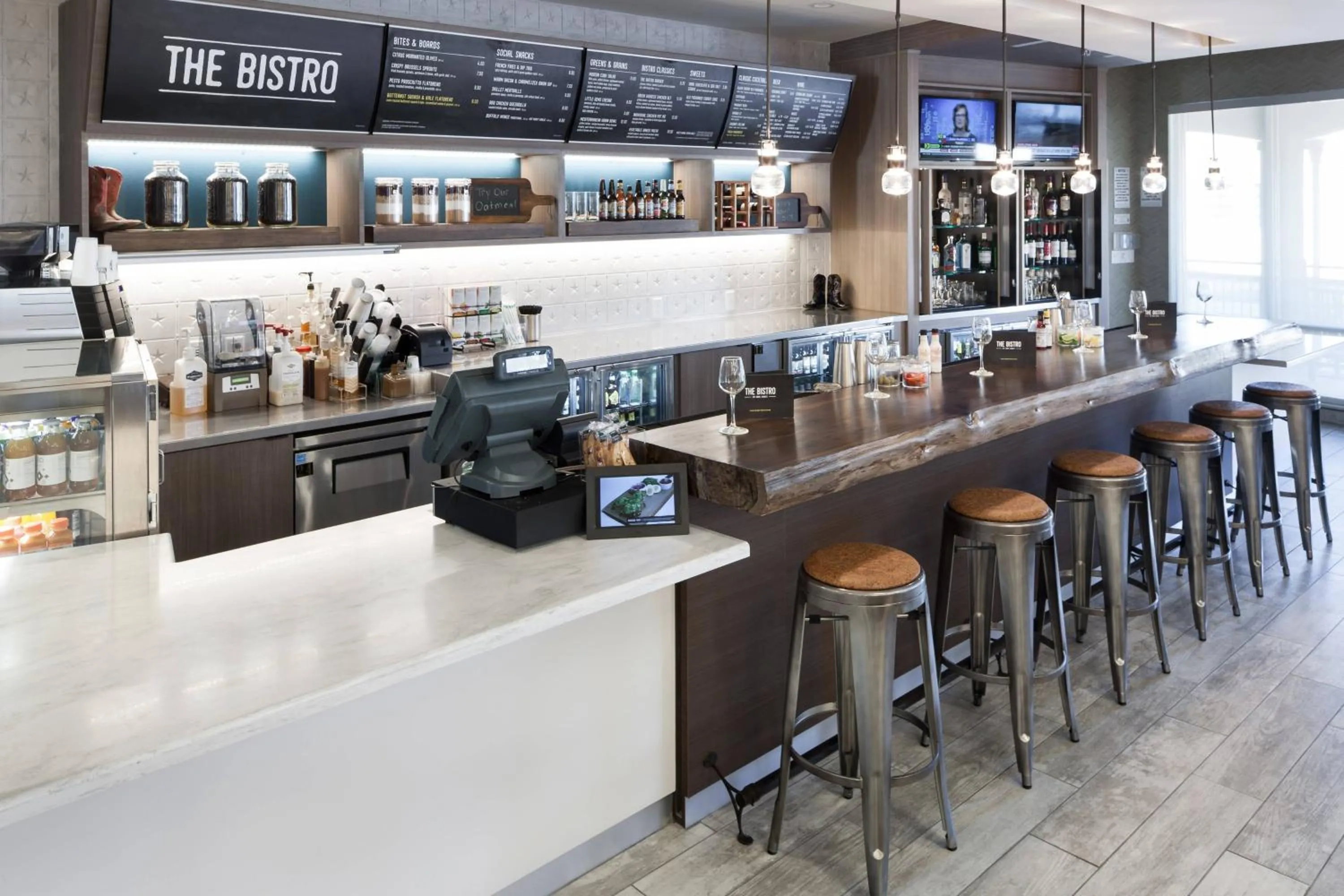 Lounge or bar in Courtyard by Marriott Fort Worth Historic Stockyards