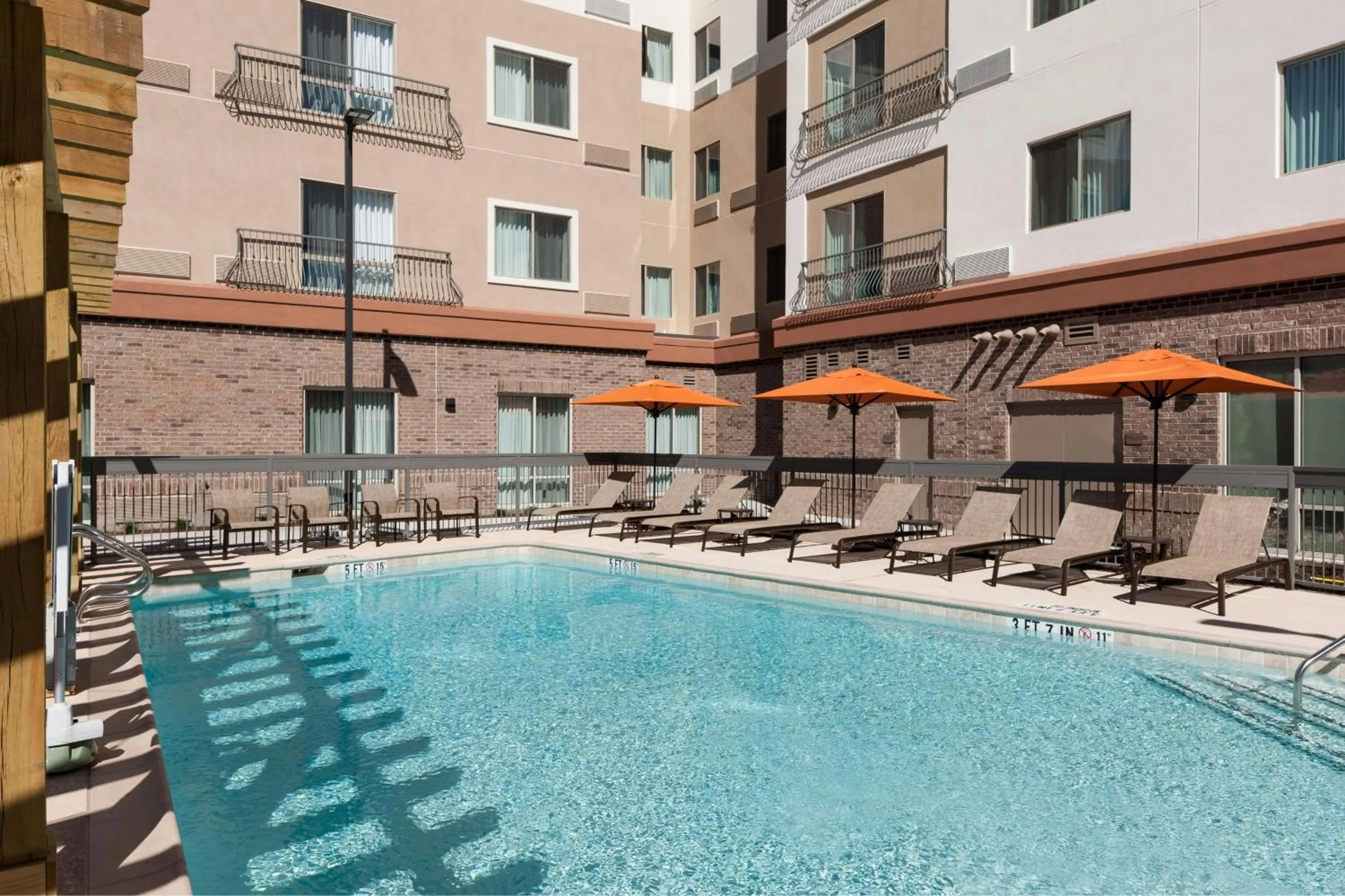 Swimming pool in Courtyard by Marriott Fort Worth Historic Stockyards