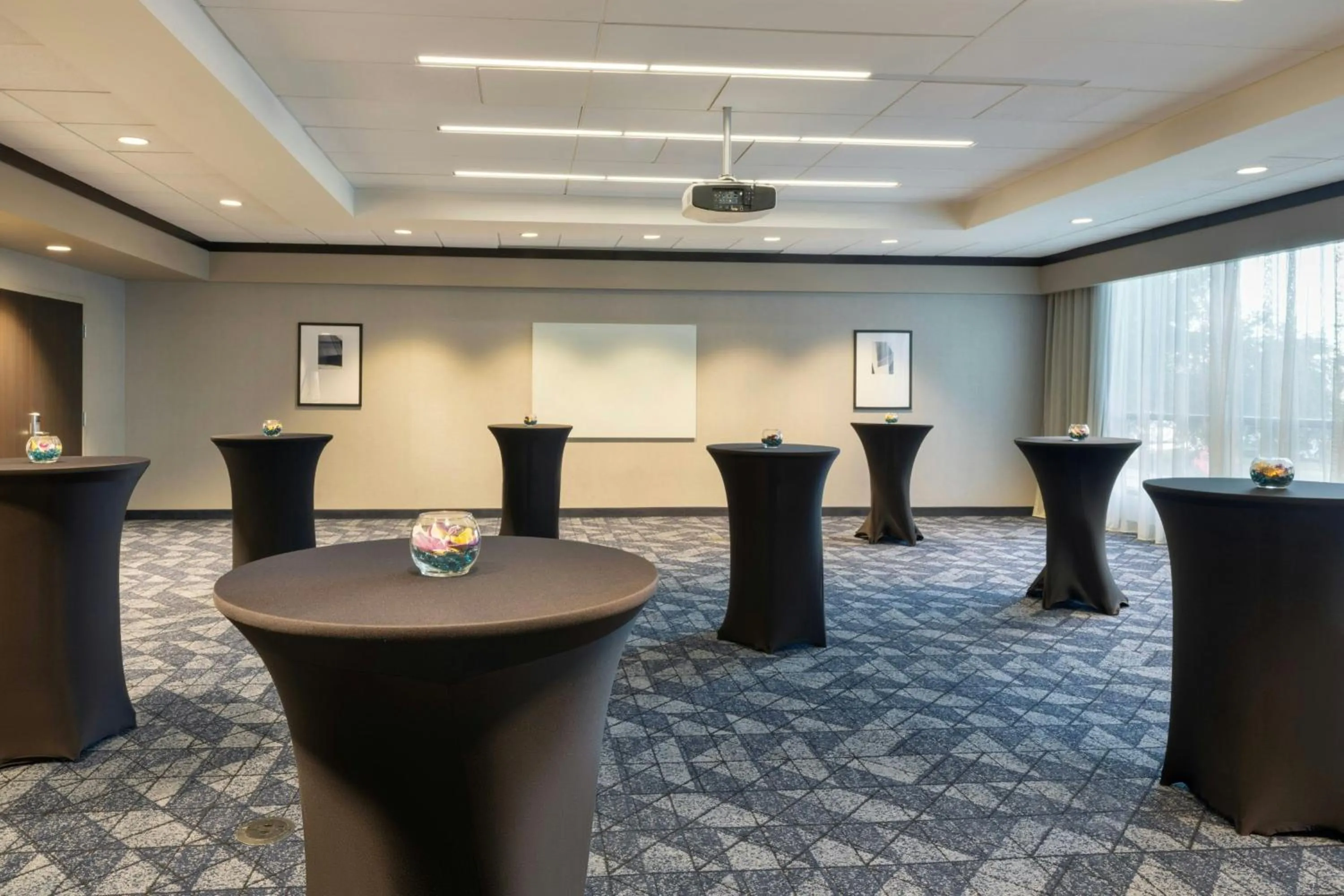 Meeting/conference room in Courtyard by Marriott Redwood City