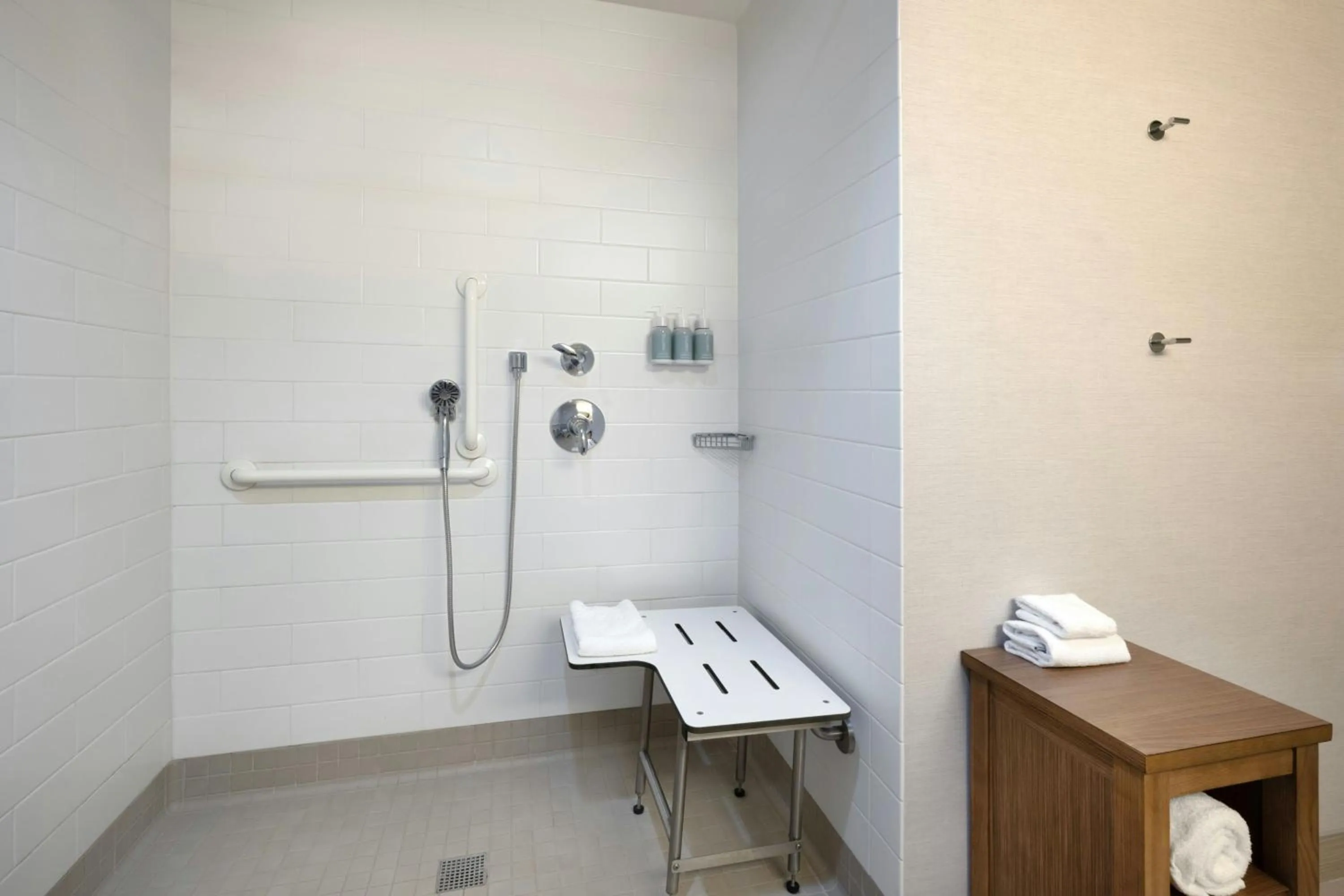 Bathroom in Courtyard by Marriott Redwood City