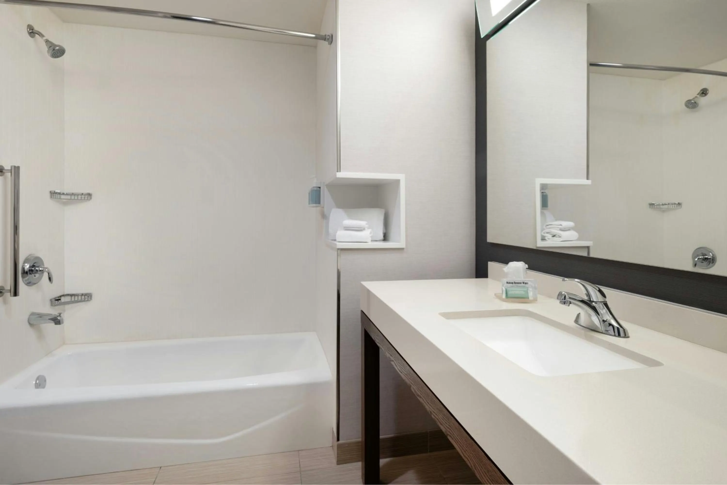 Bathroom in Courtyard by Marriott Redwood City