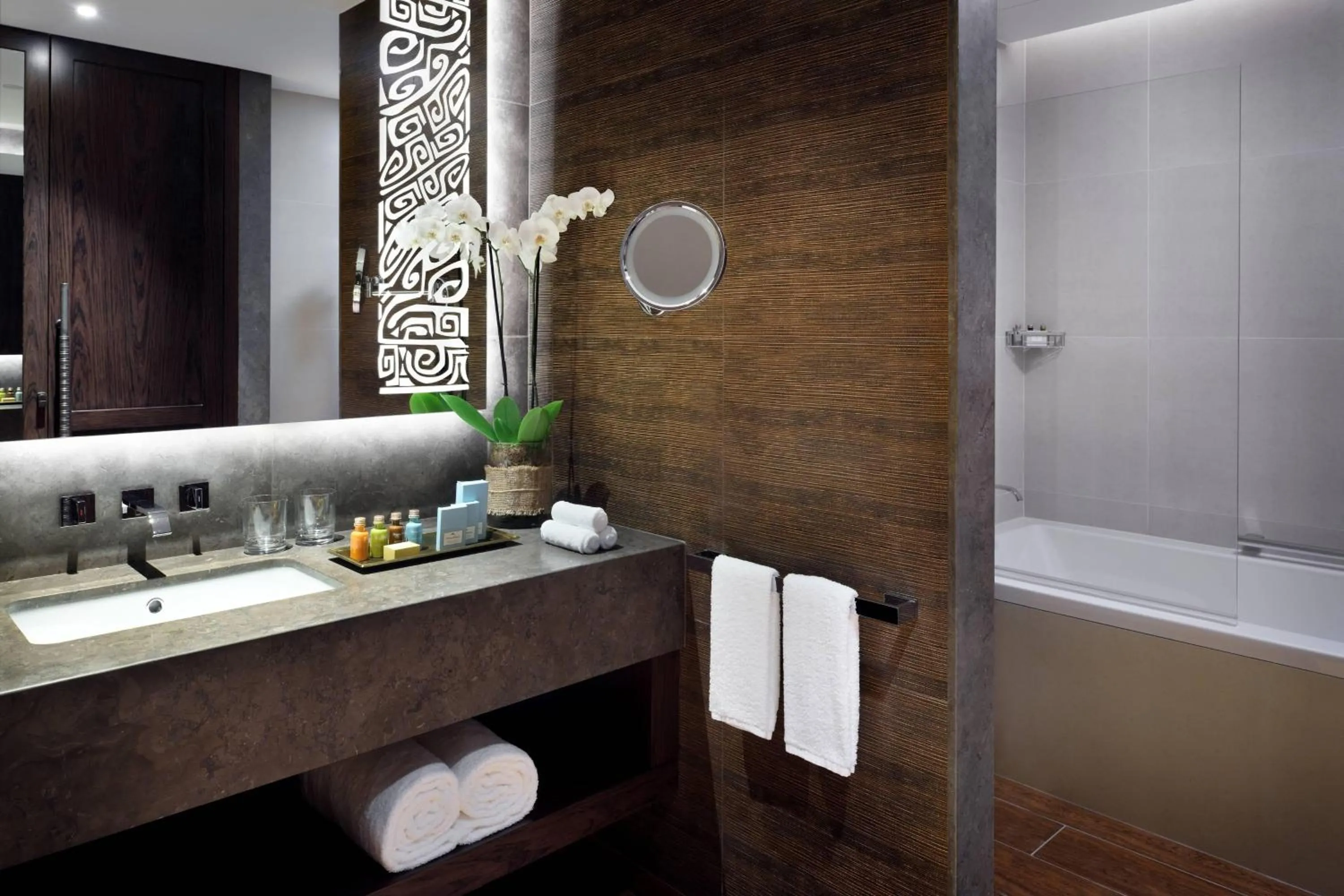Bathroom in Lapita, Dubai Parks and Resorts, Autograph Collection