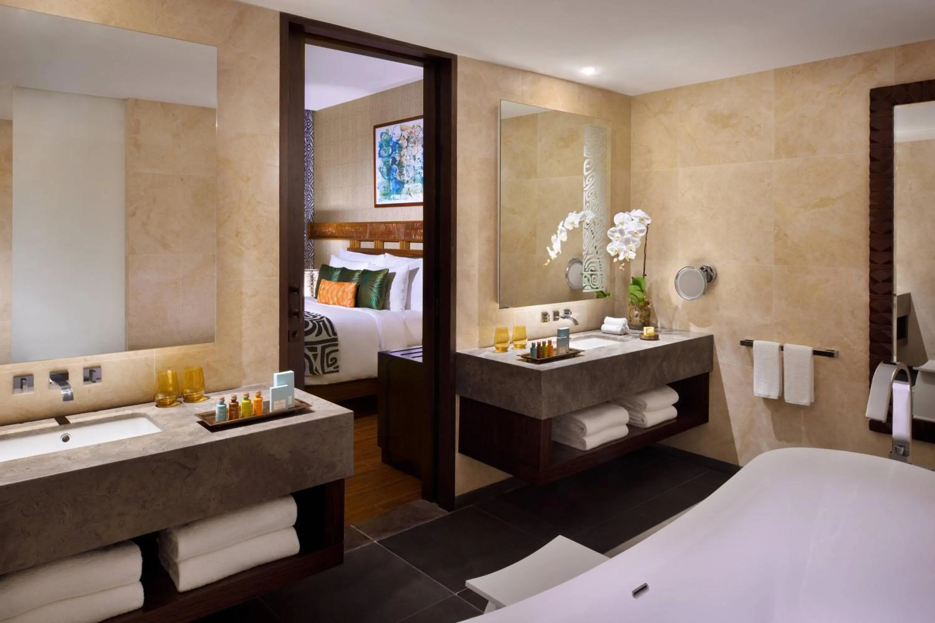 Bathroom, Bed in Lapita, Dubai Parks and Resorts, Autograph Collection