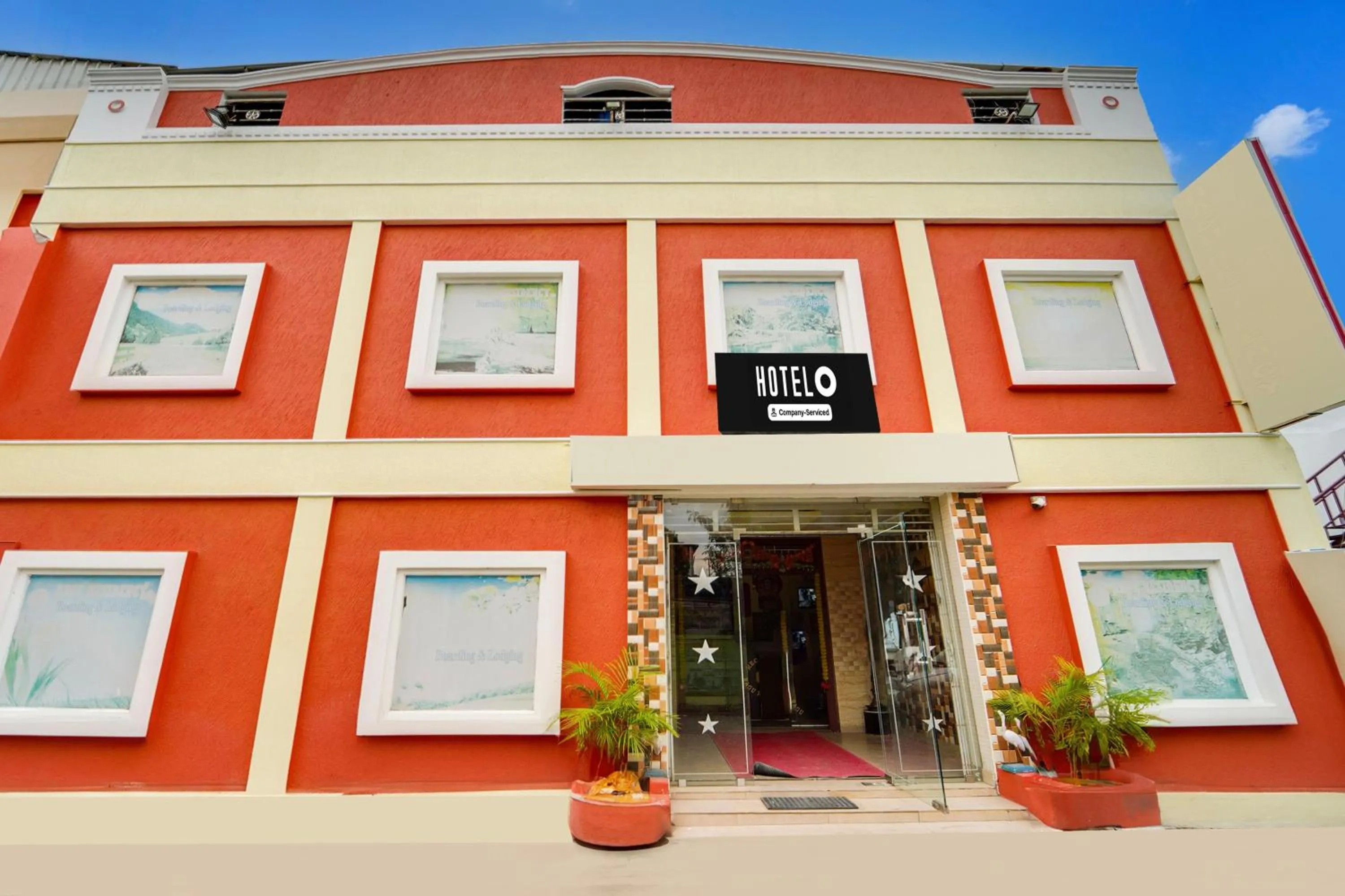 Facade/entrance in FabExpress Ragu Residency