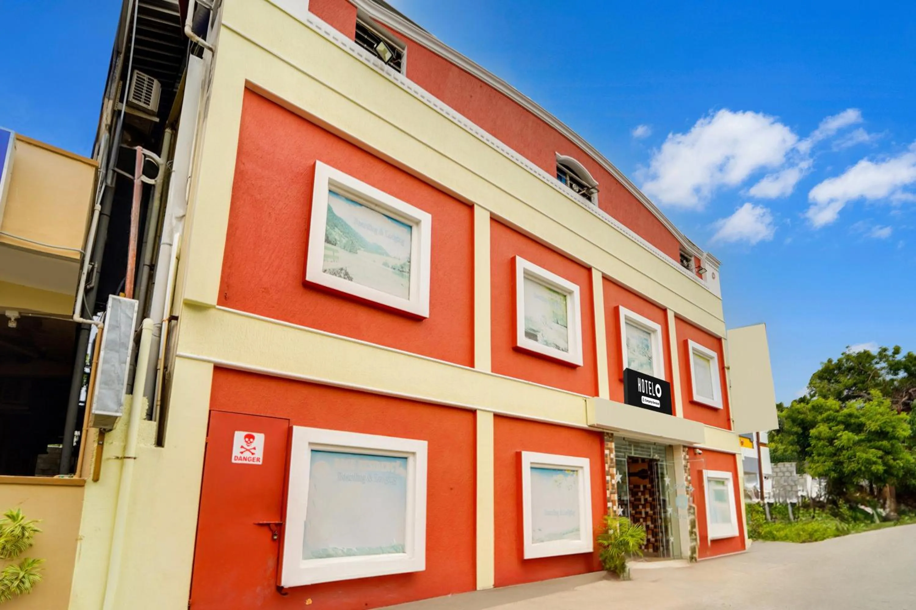 Facade/entrance in FabExpress Ragu Residency