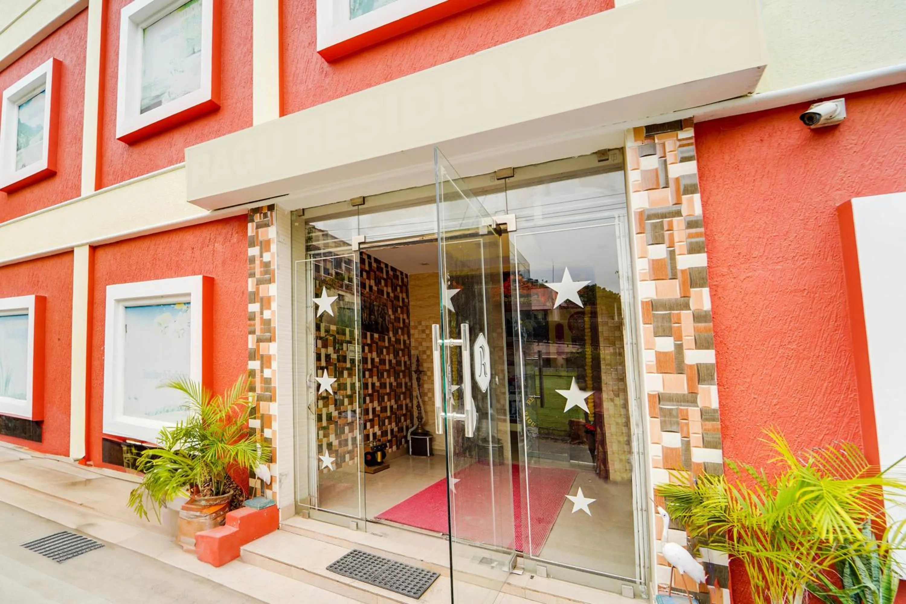 Facade/entrance in Super Hotel O Airport Road Coimbatore