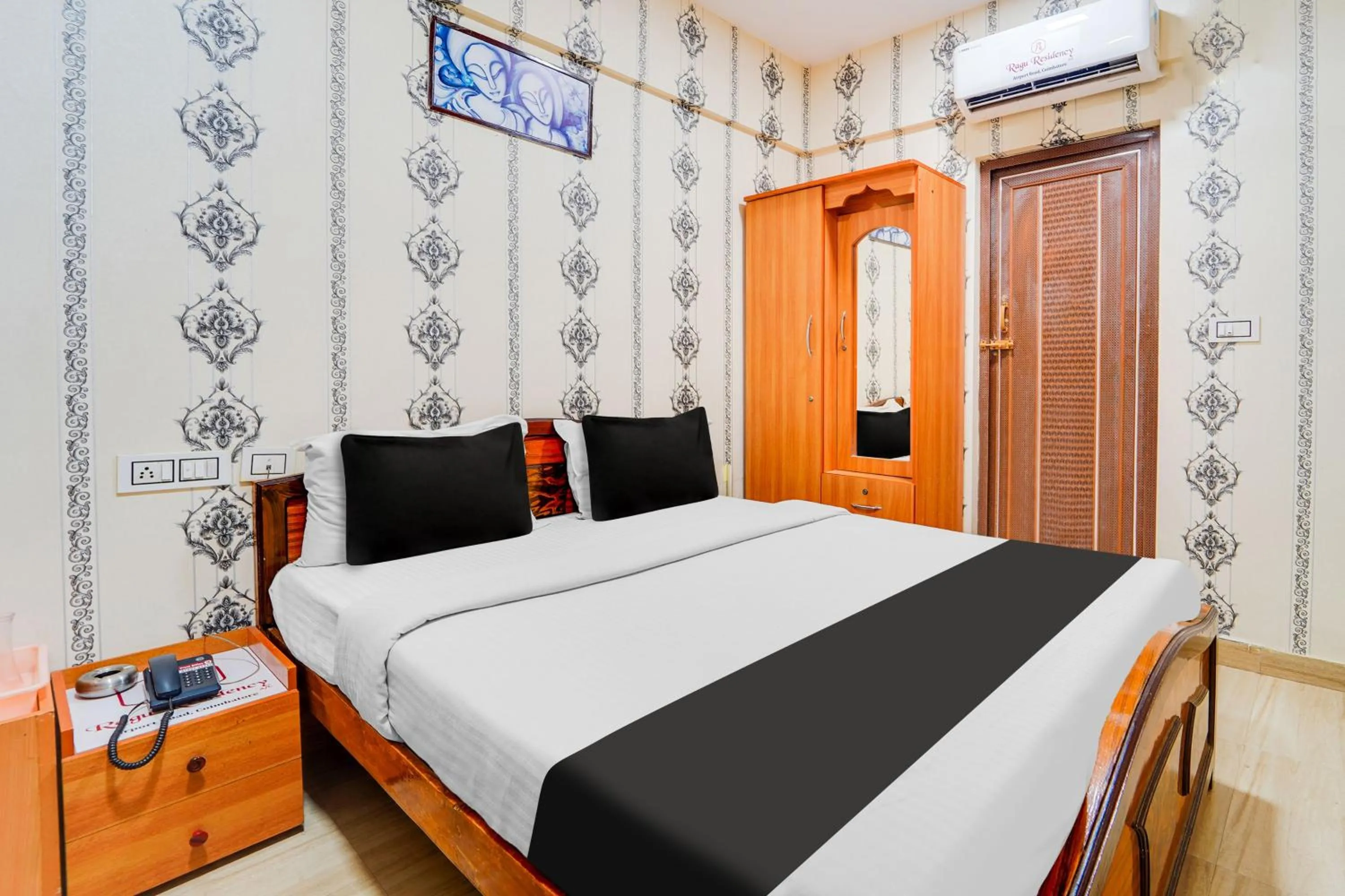Bedroom in Super Hotel O Airport Road Coimbatore