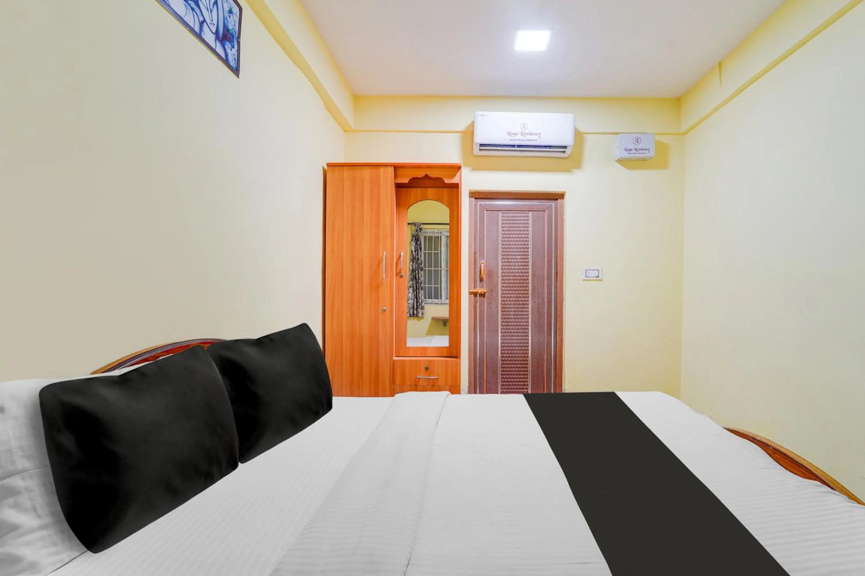 Bedroom in Super Hotel O Airport Road Coimbatore