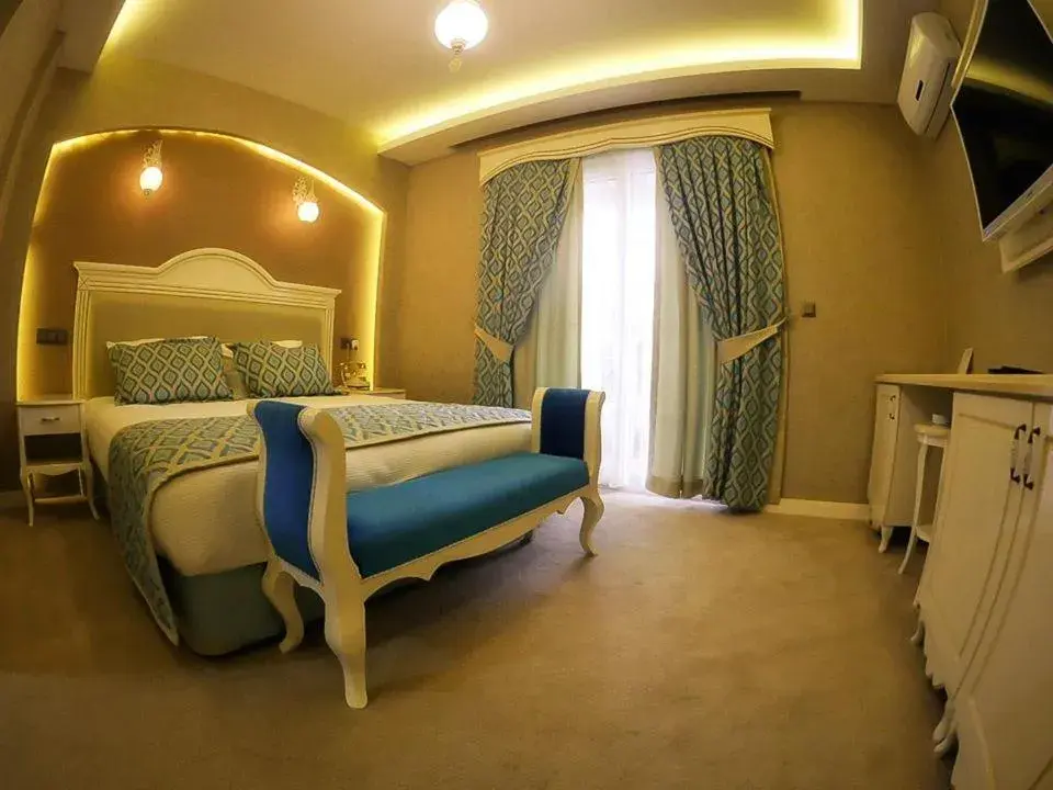 Double Room with Balcony (2 Adults + 1 Child) in Hatunca Otel & Restaurant Double Room with Balcony (2 Adults + 1 Child) in Hatunca Otel & Restaurant