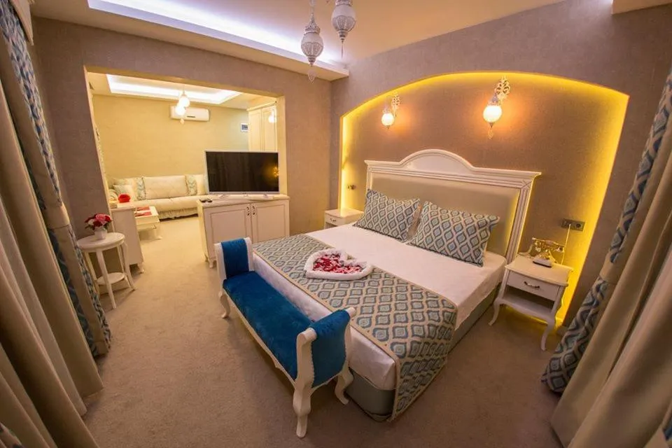 Night, Bed in Hatunca Otel & Restaurant