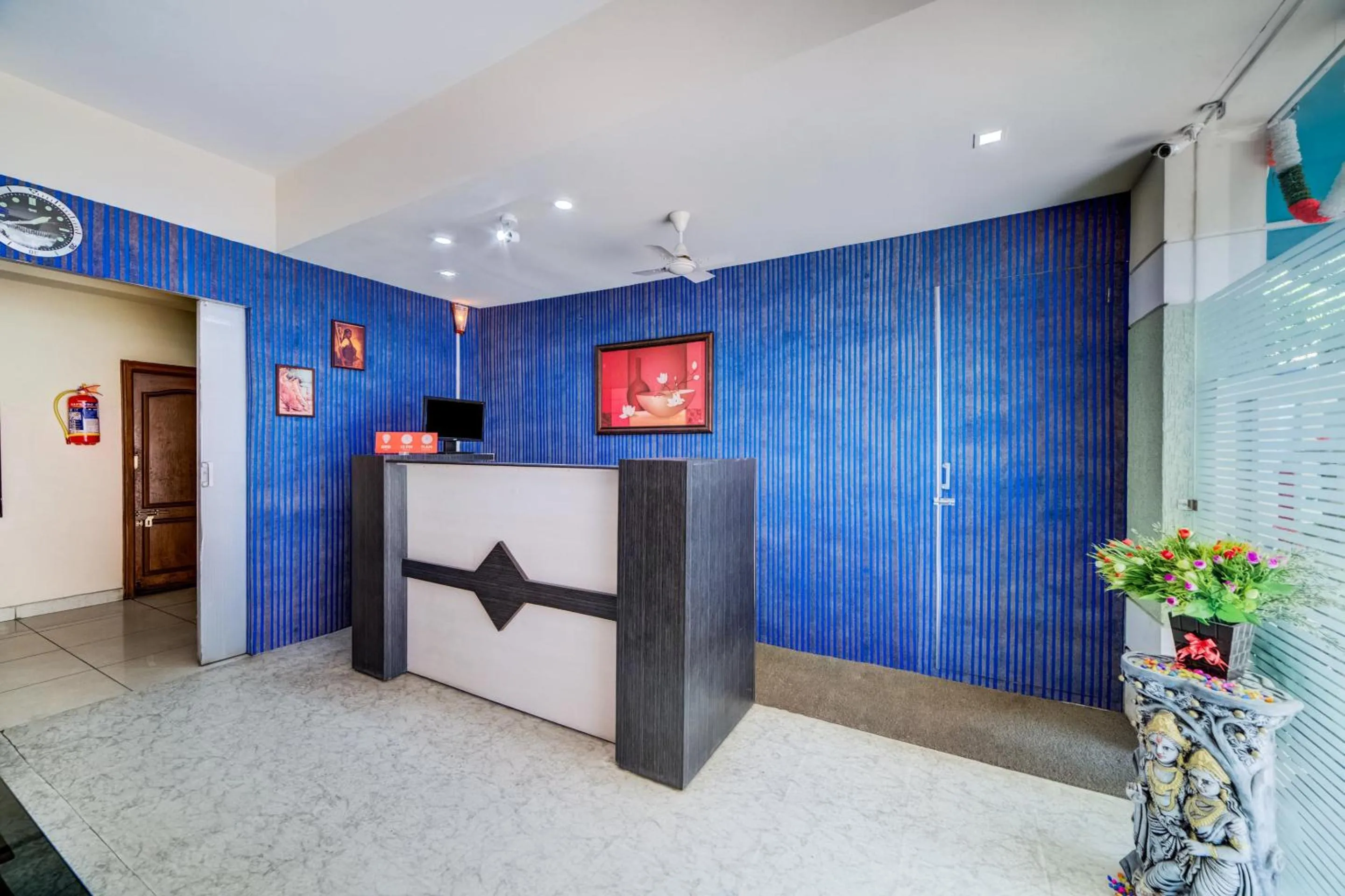 Lobby or reception in Hotel O The Royal Nest Near Shilparamam