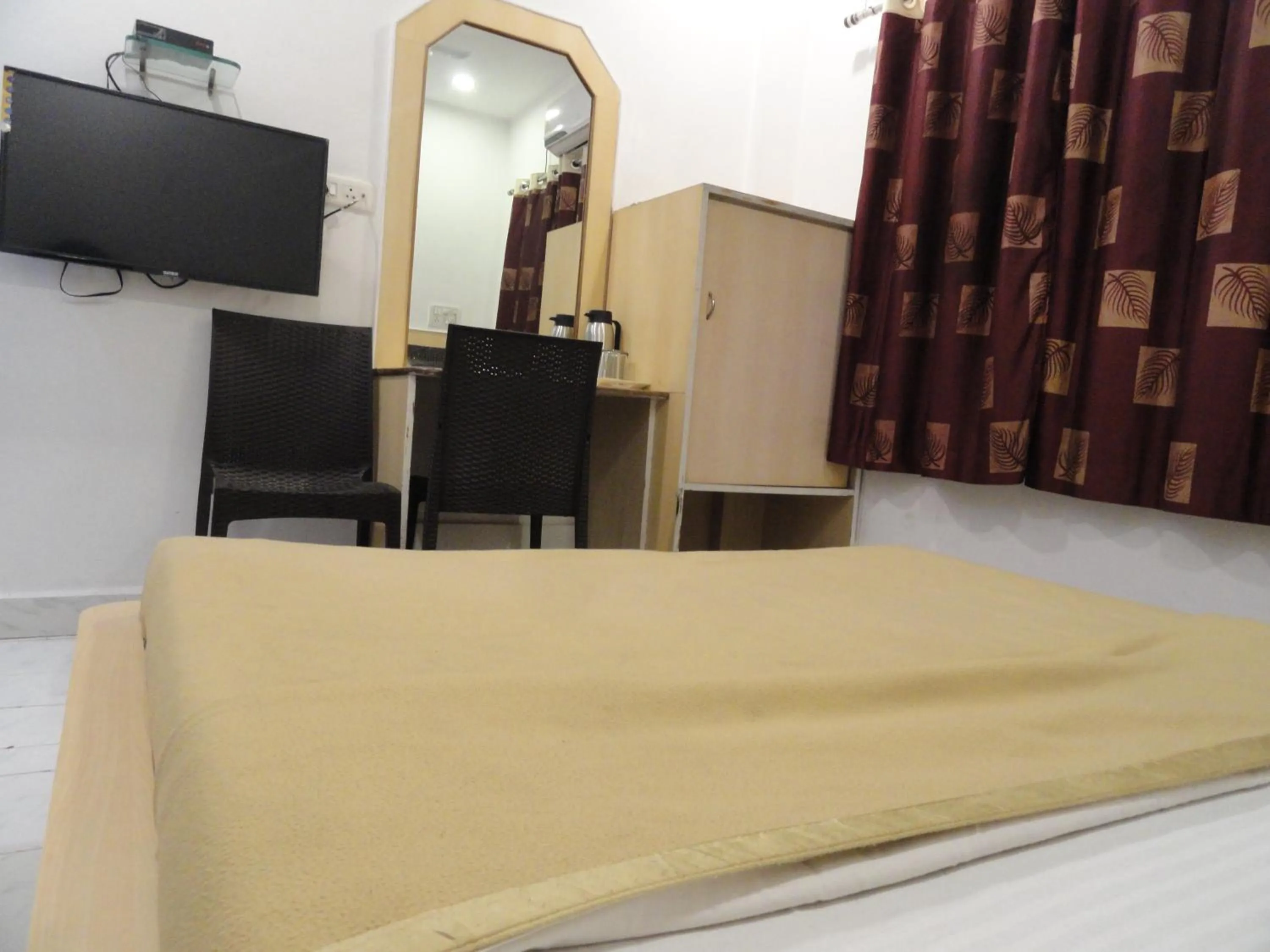 Photo of the whole room in Hotel Raj