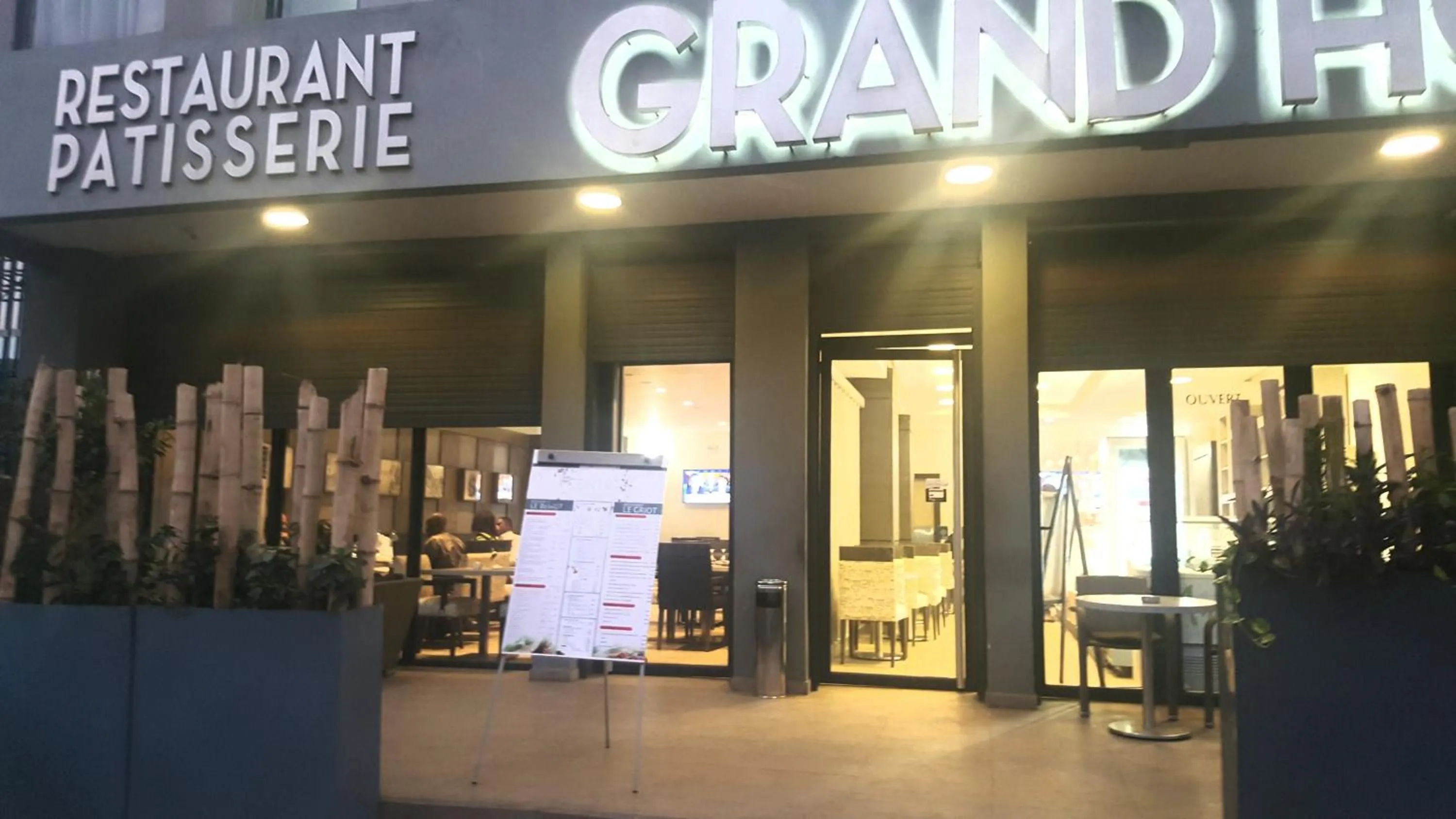 Facade/entrance in Grand Hotel Central Conakry