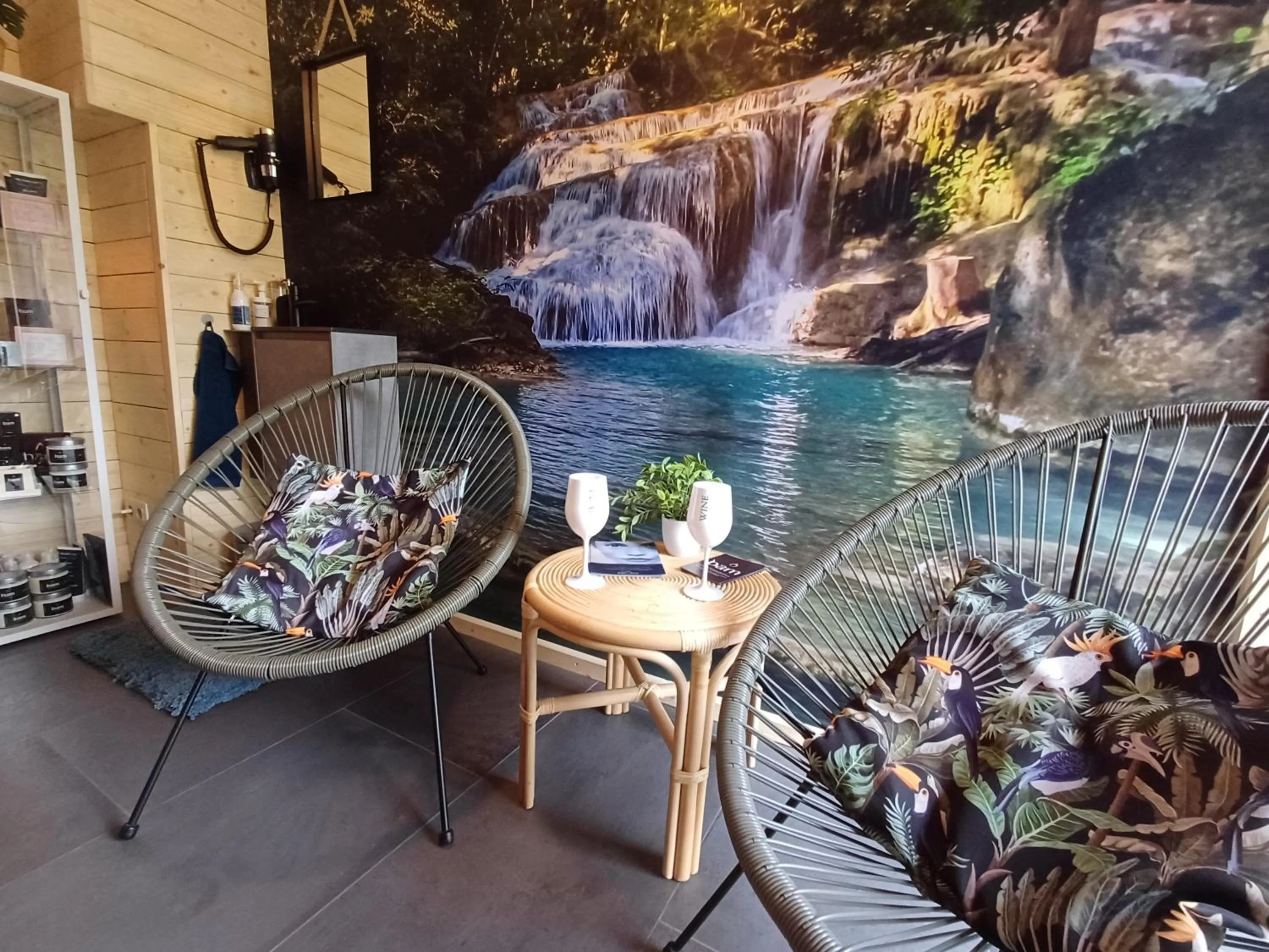 Spa and wellness centre/facilities in Entre monts et collines B&B et spa en option