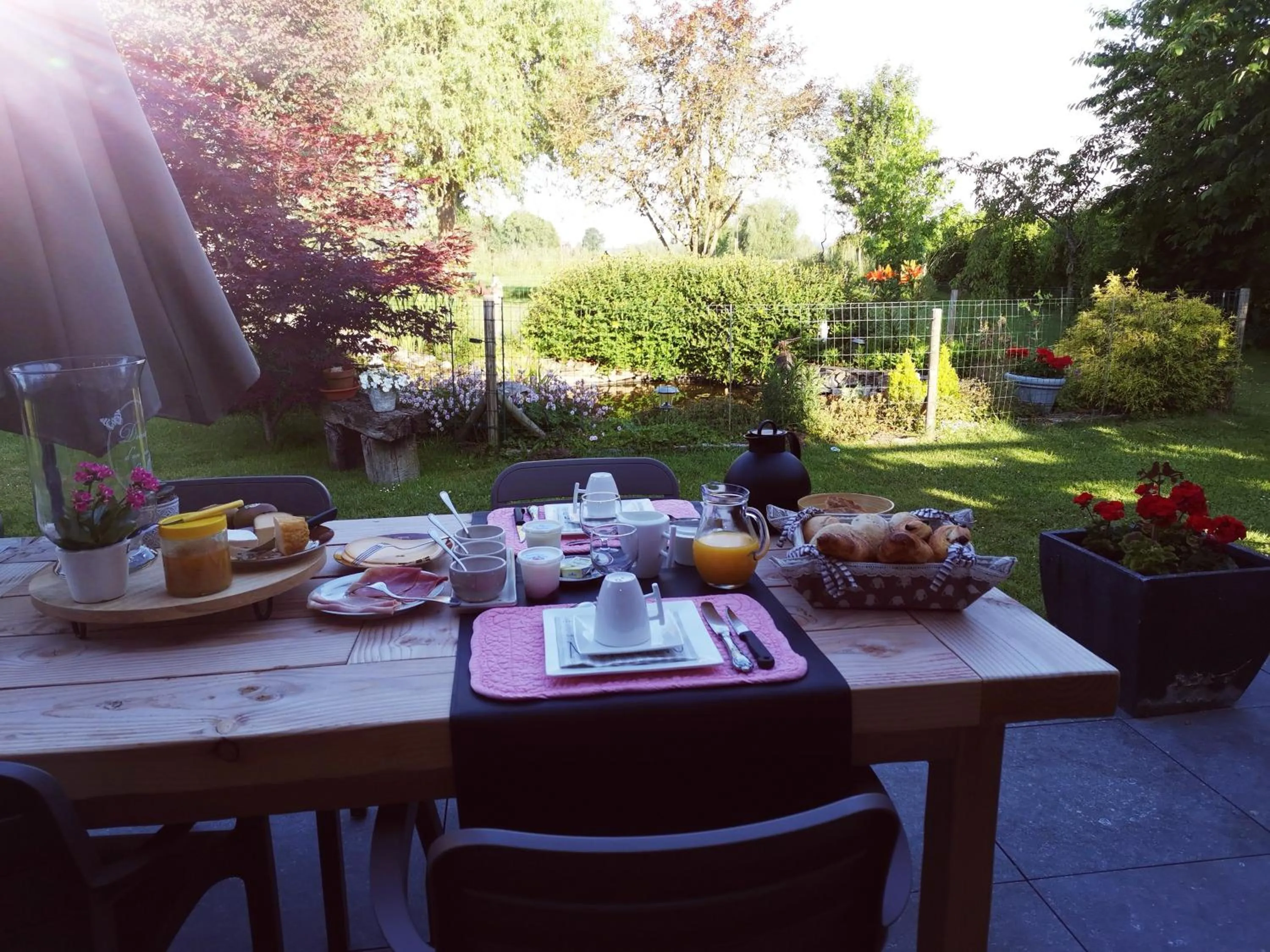 Garden in Entre monts et collines B&B et spa en option