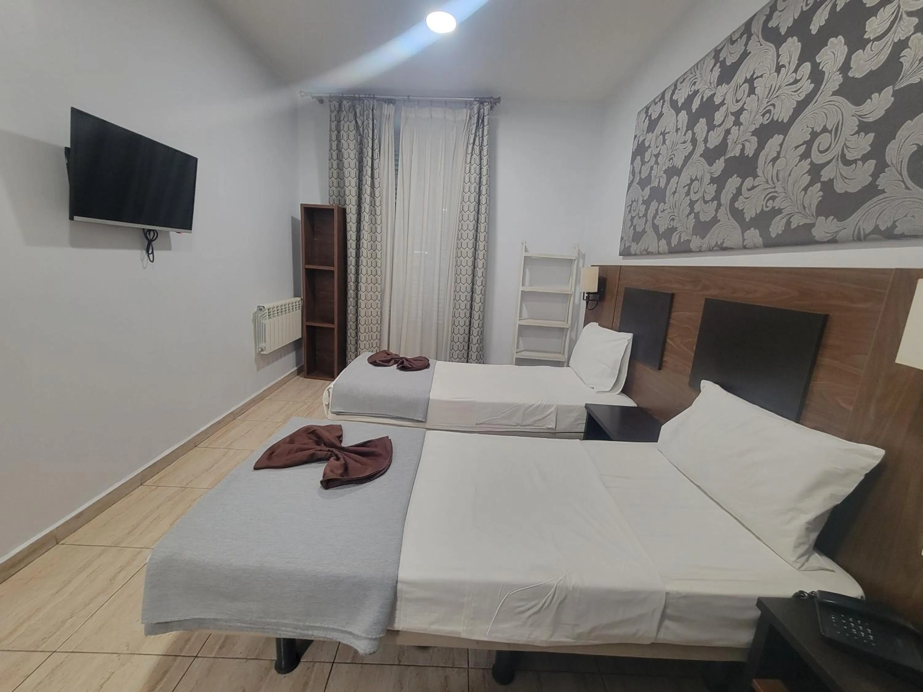 Photo of the whole room, Bed in City Hotel Alger