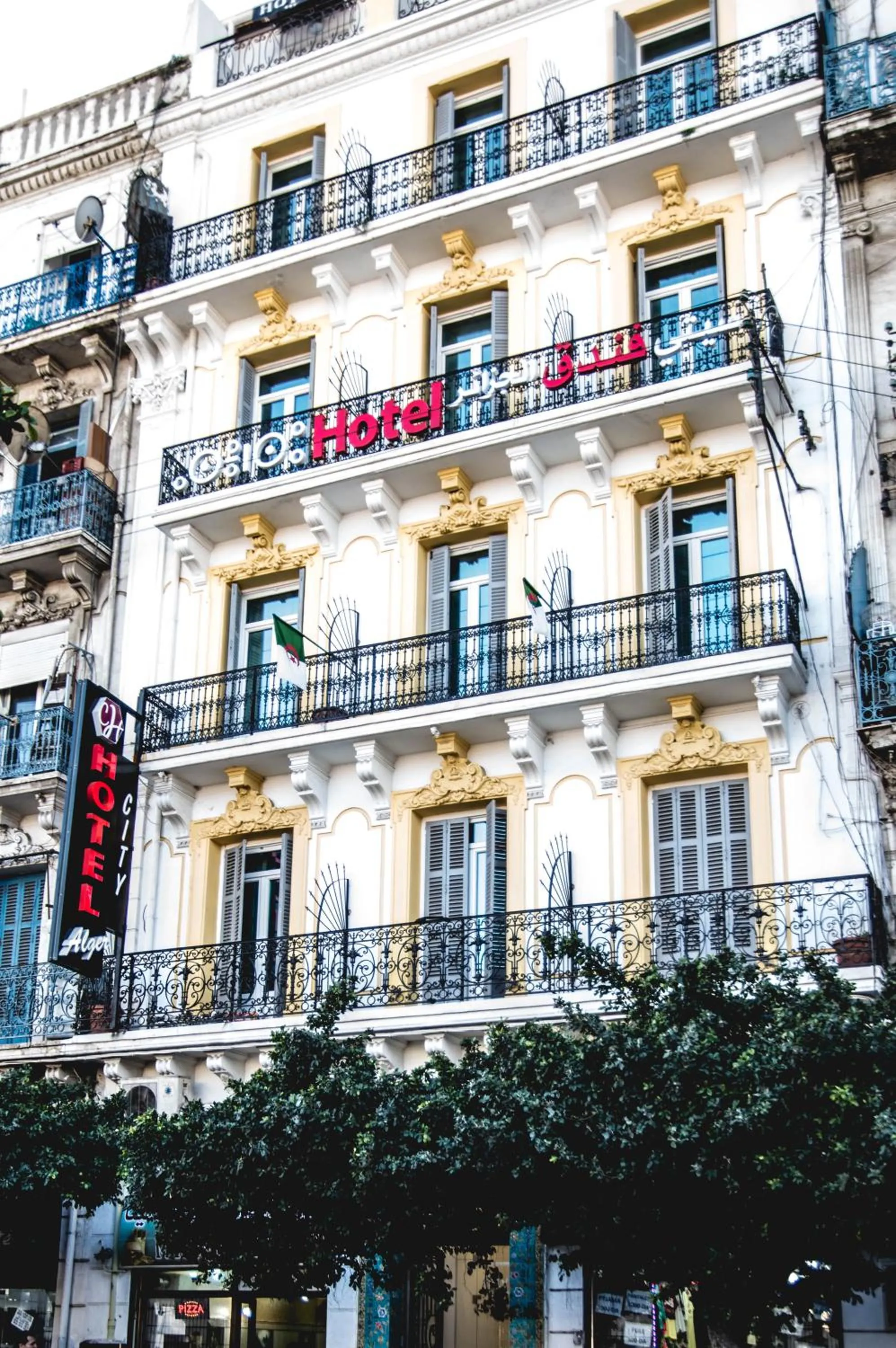 Property building in City Hotel Alger