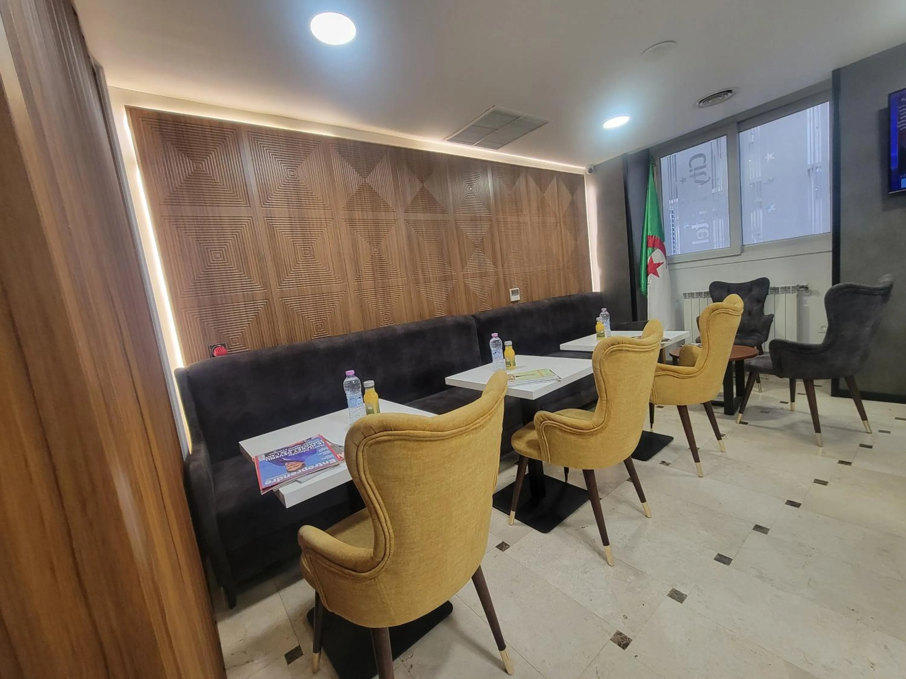 Living room in City Hotel Alger