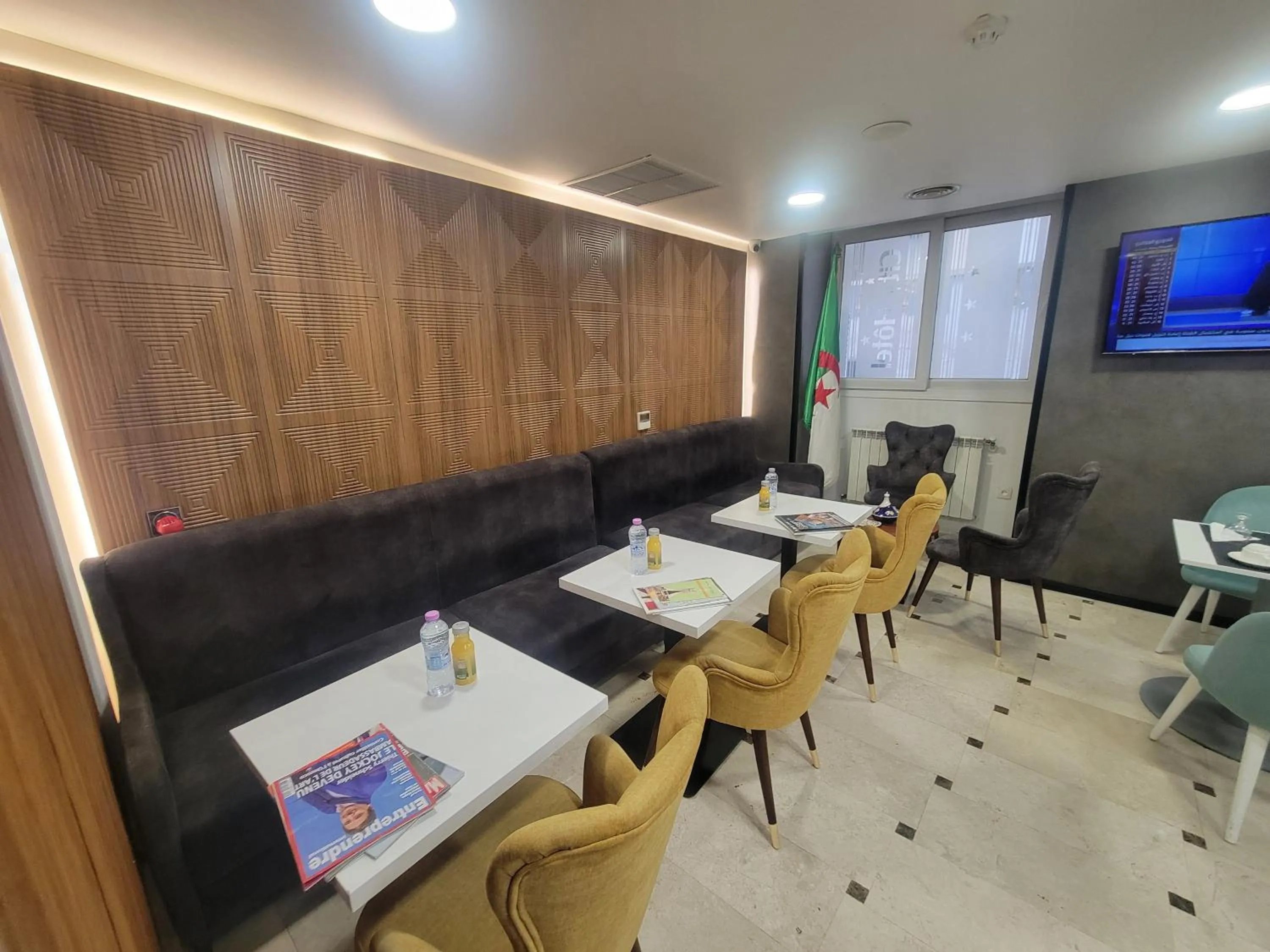 Living room in City Hotel Alger