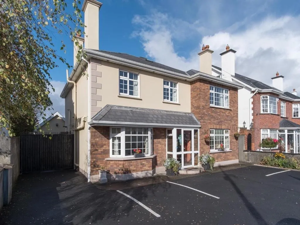 Property building in Four Seasons B&B