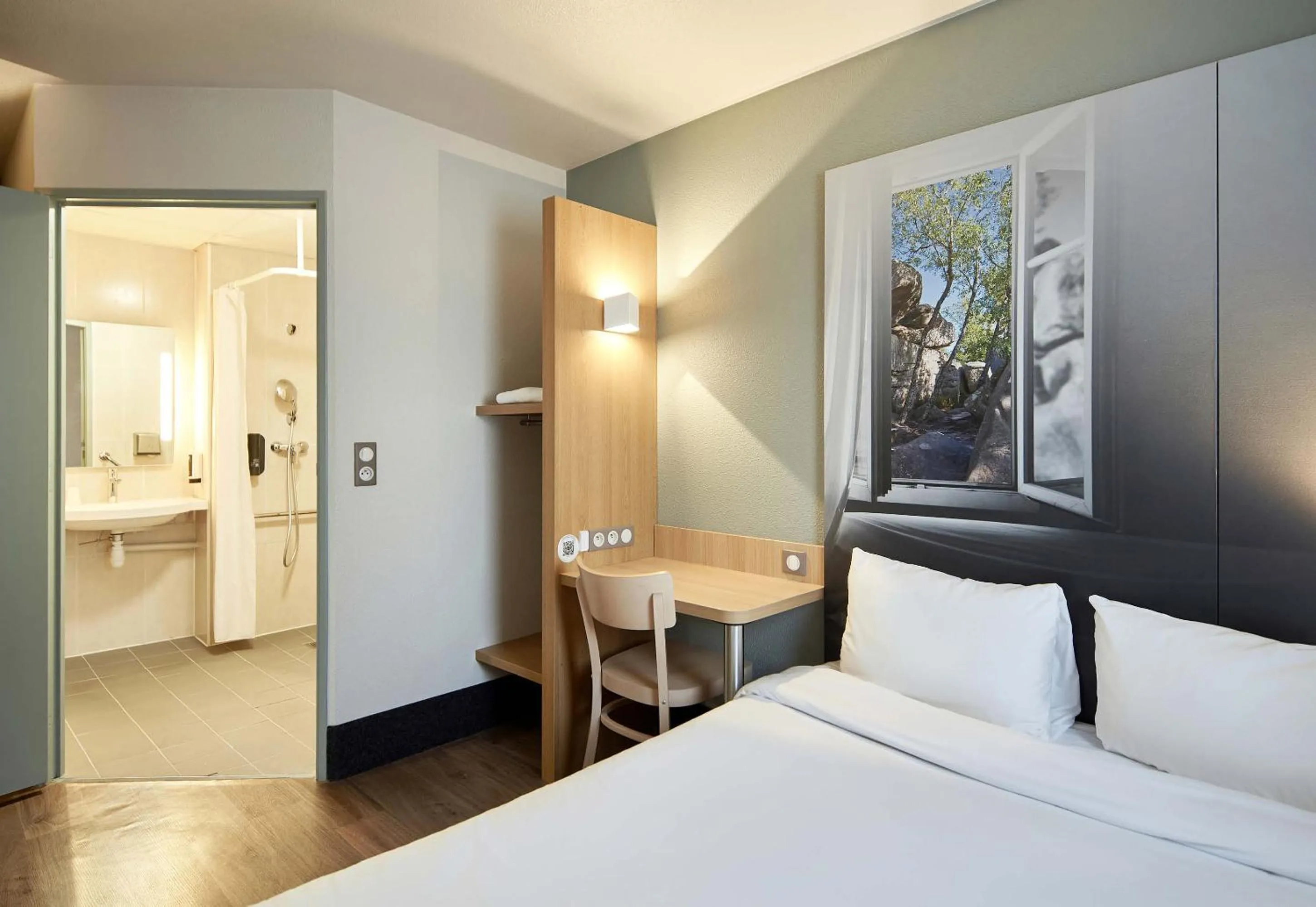 Bedroom, Bed in B&B HOTEL Maurepas