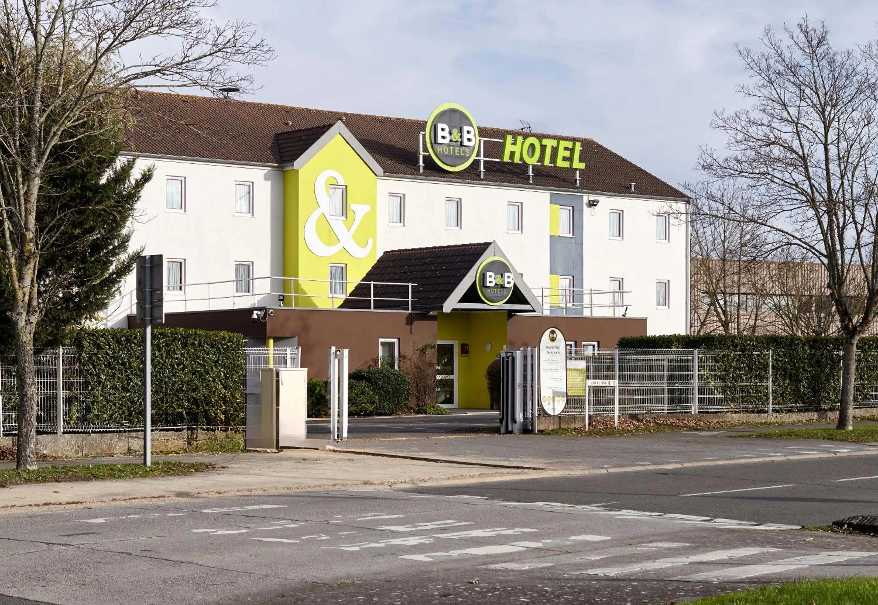 Property building in B&B HOTEL Maurepas