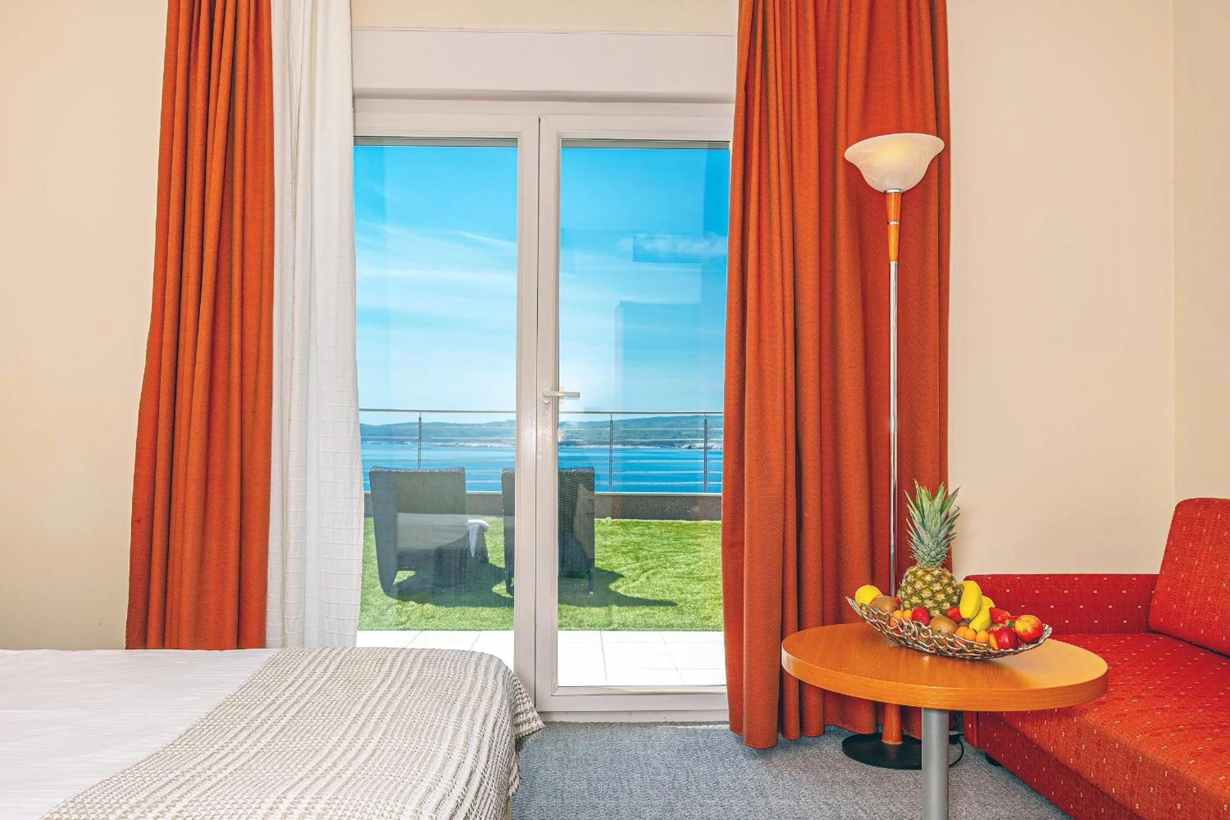 Sea view, Bed in Hotel Marina