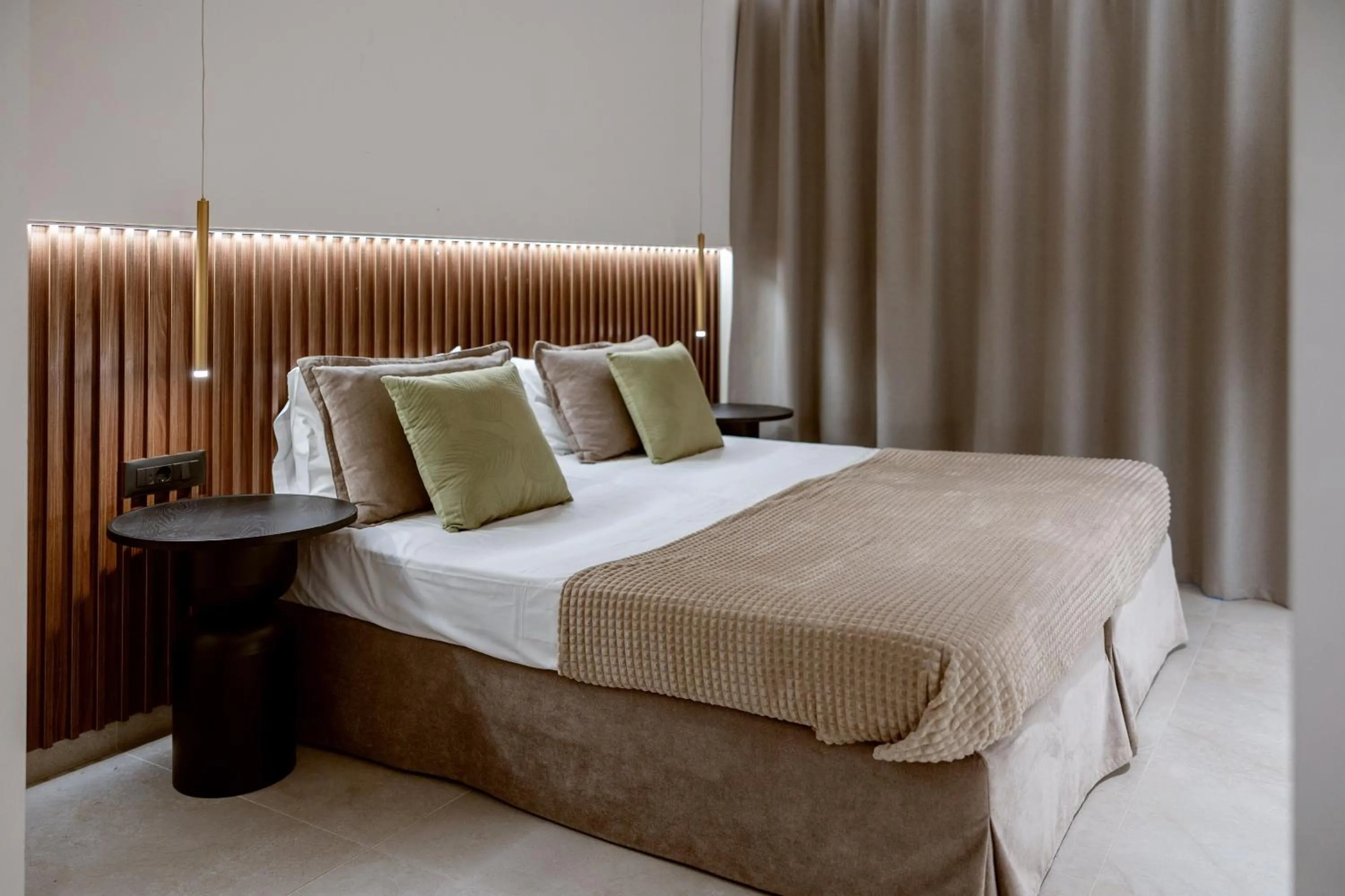 Bed in Stelios Gardens