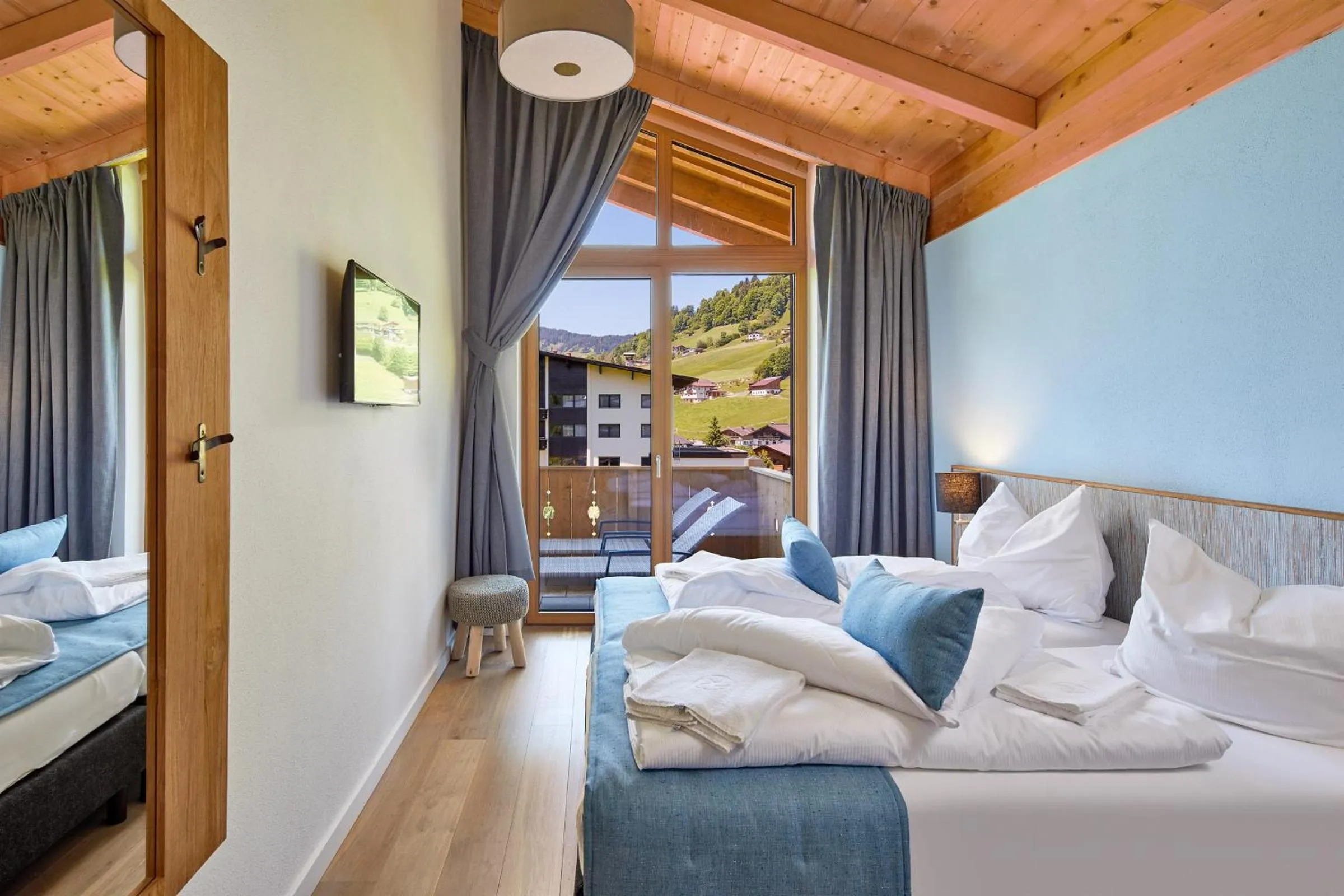 Day, Bed in Residenz Drachenstein Wildschönau