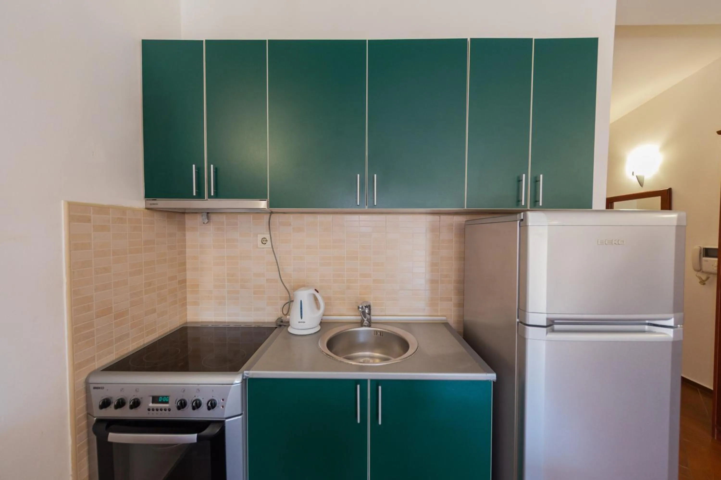 oven in SMS Apartments