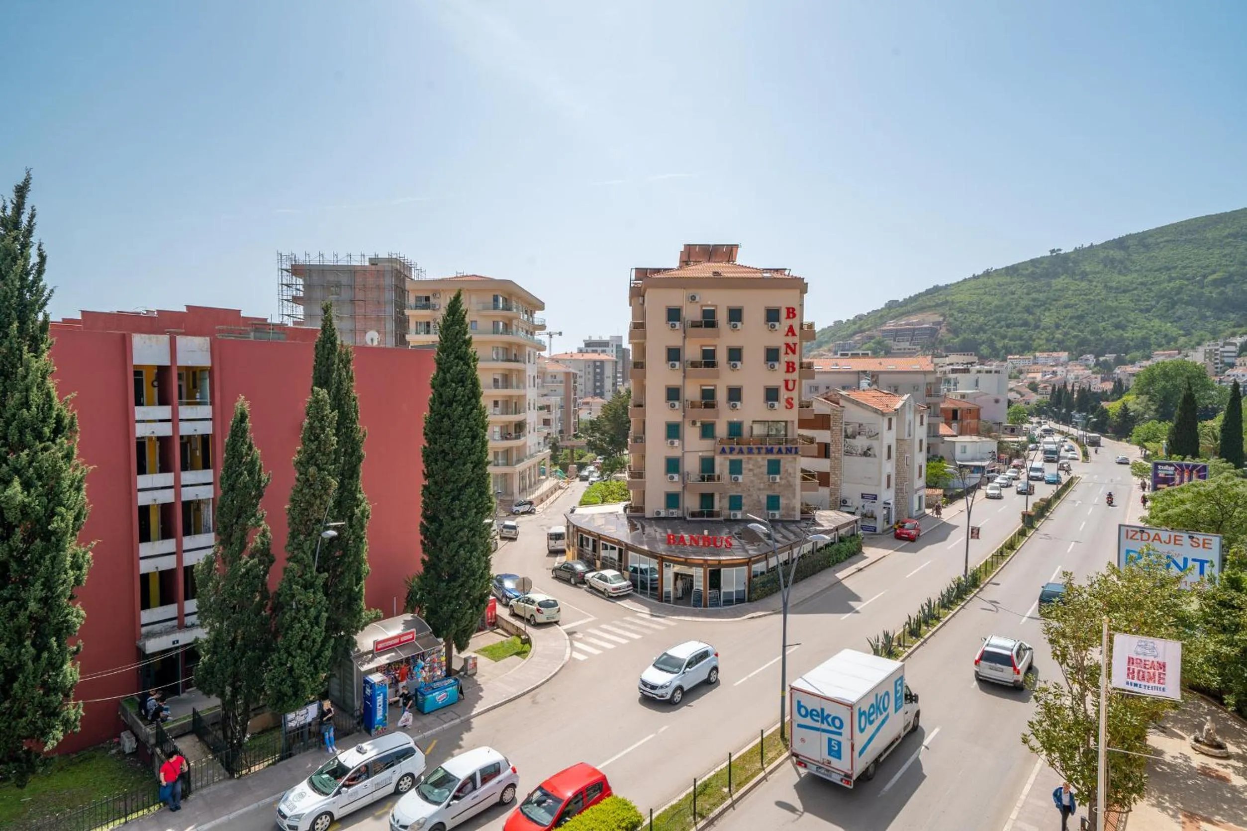 Neighbourhood in SMS Apartments