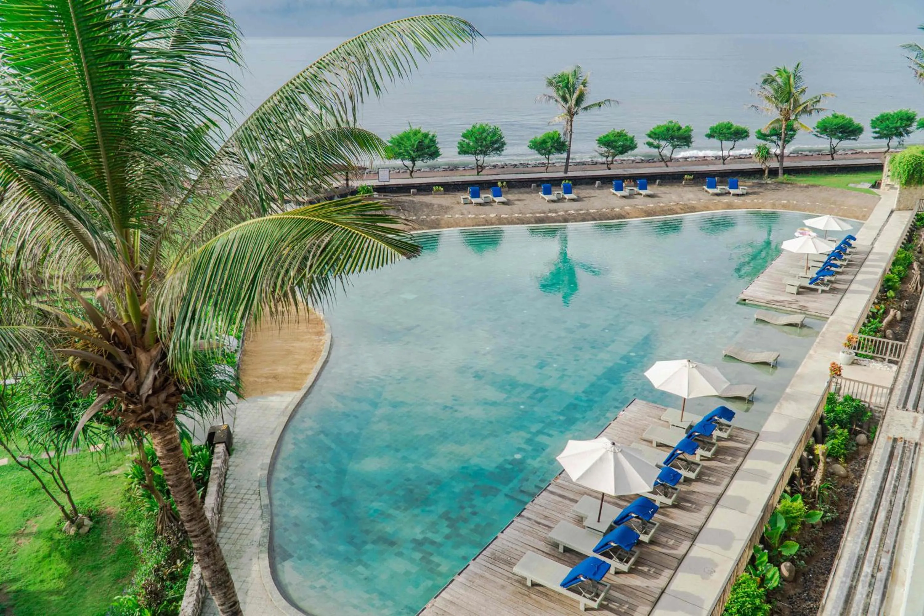 Swimming pool in Wyndham Tamansari Jivva Resort Bali