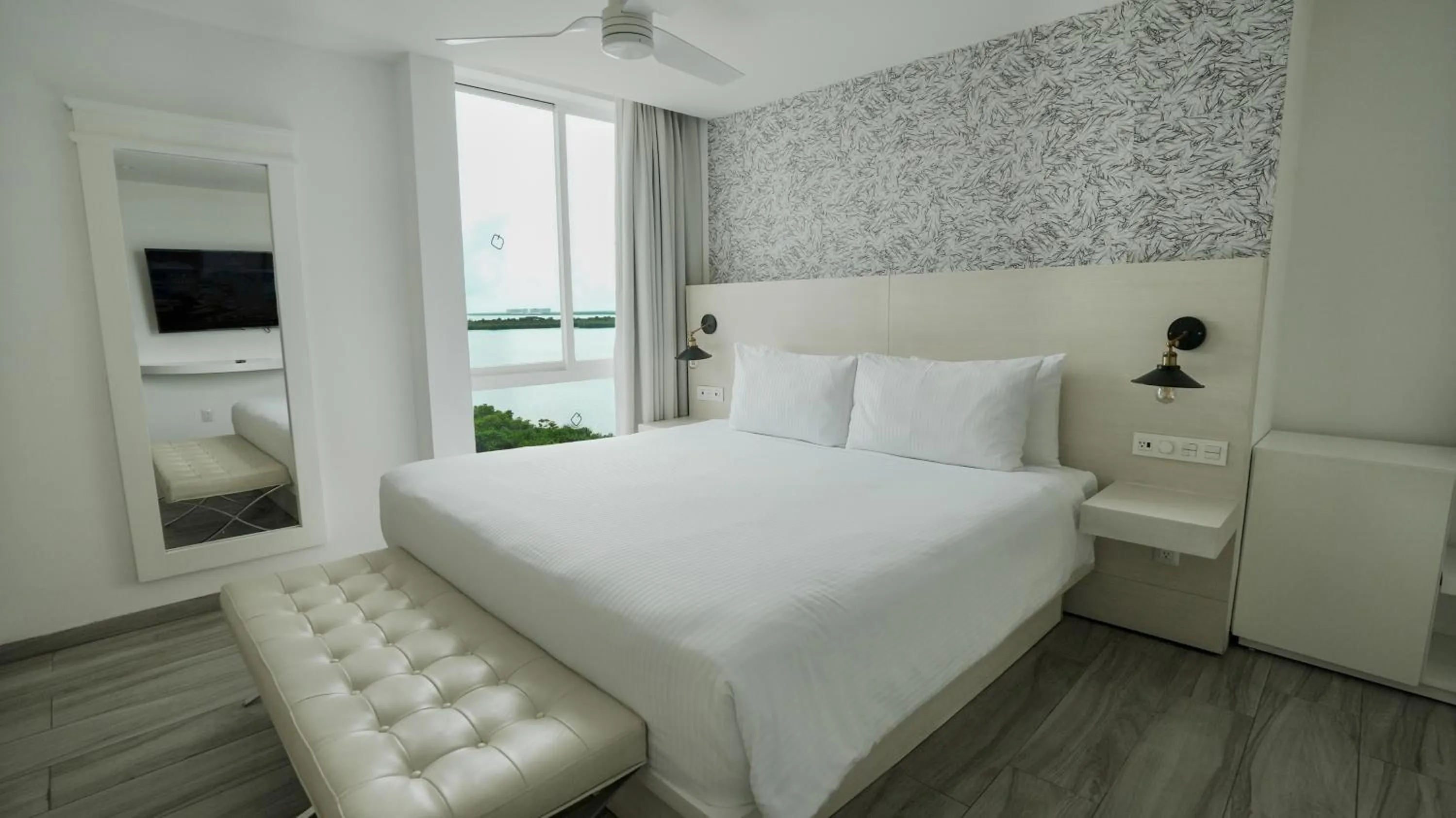 Bedroom, Bed in Oleo Cancun Playa All Inclusive Resort