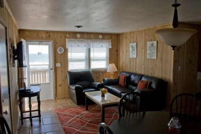 Living room in Outer Banks Motel