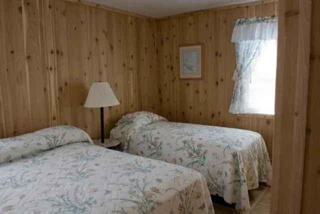 Photo of the whole room, Bed in Outer Banks Motel