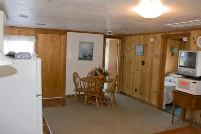 Living room in Outer Banks Motel