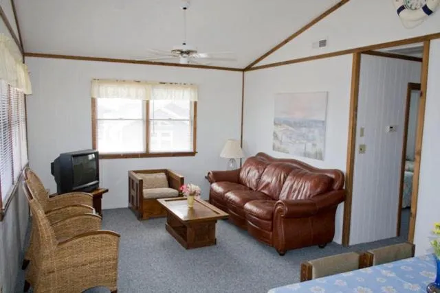 Living room in Outer Banks Motel