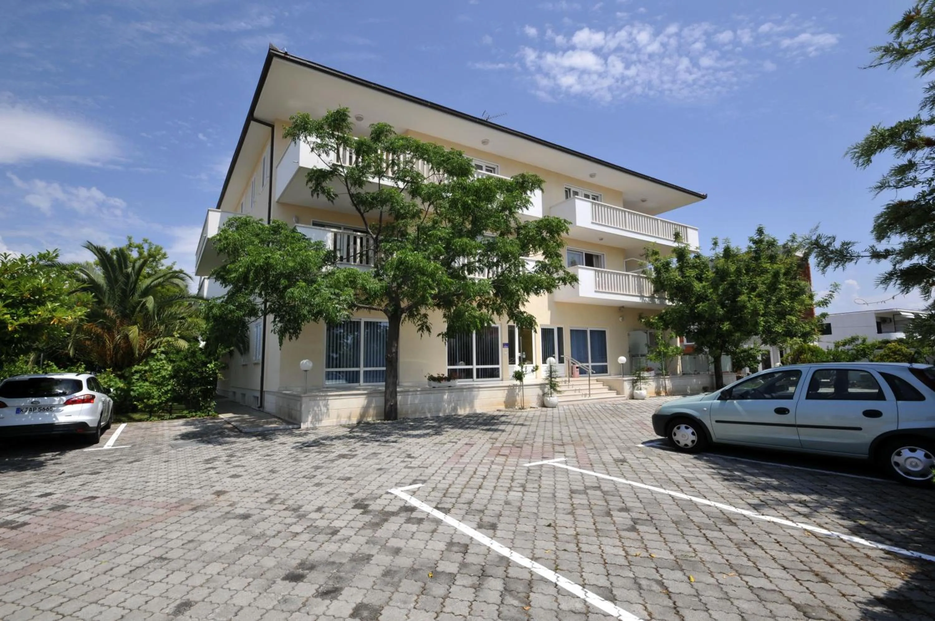 Property building in Apartmani Trogir