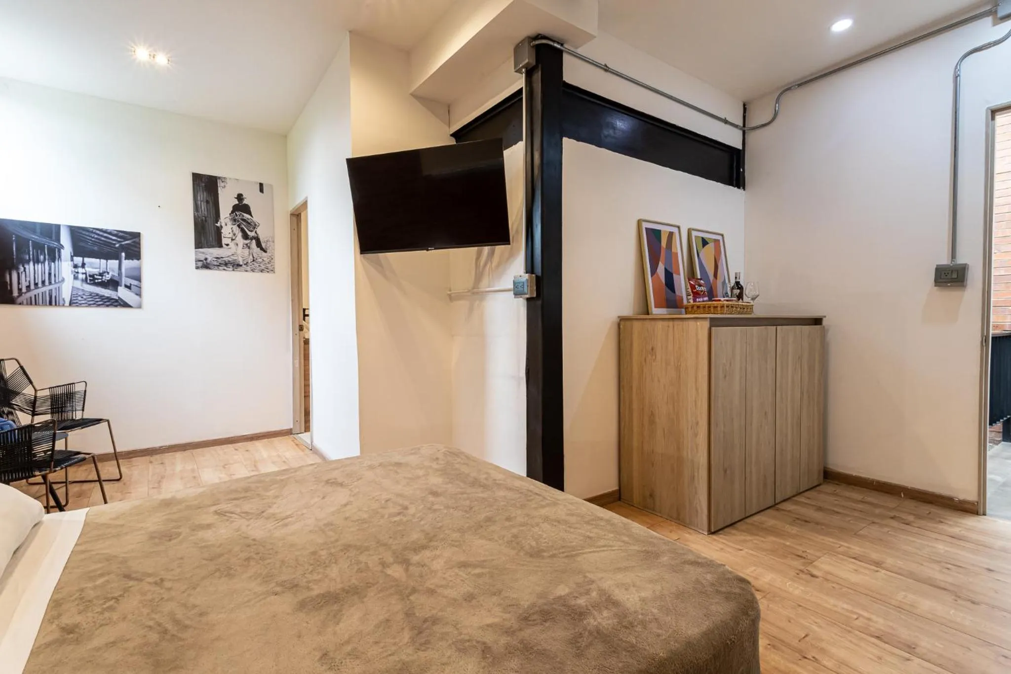 Photo of the whole room, Bed in Soy Local Provenza