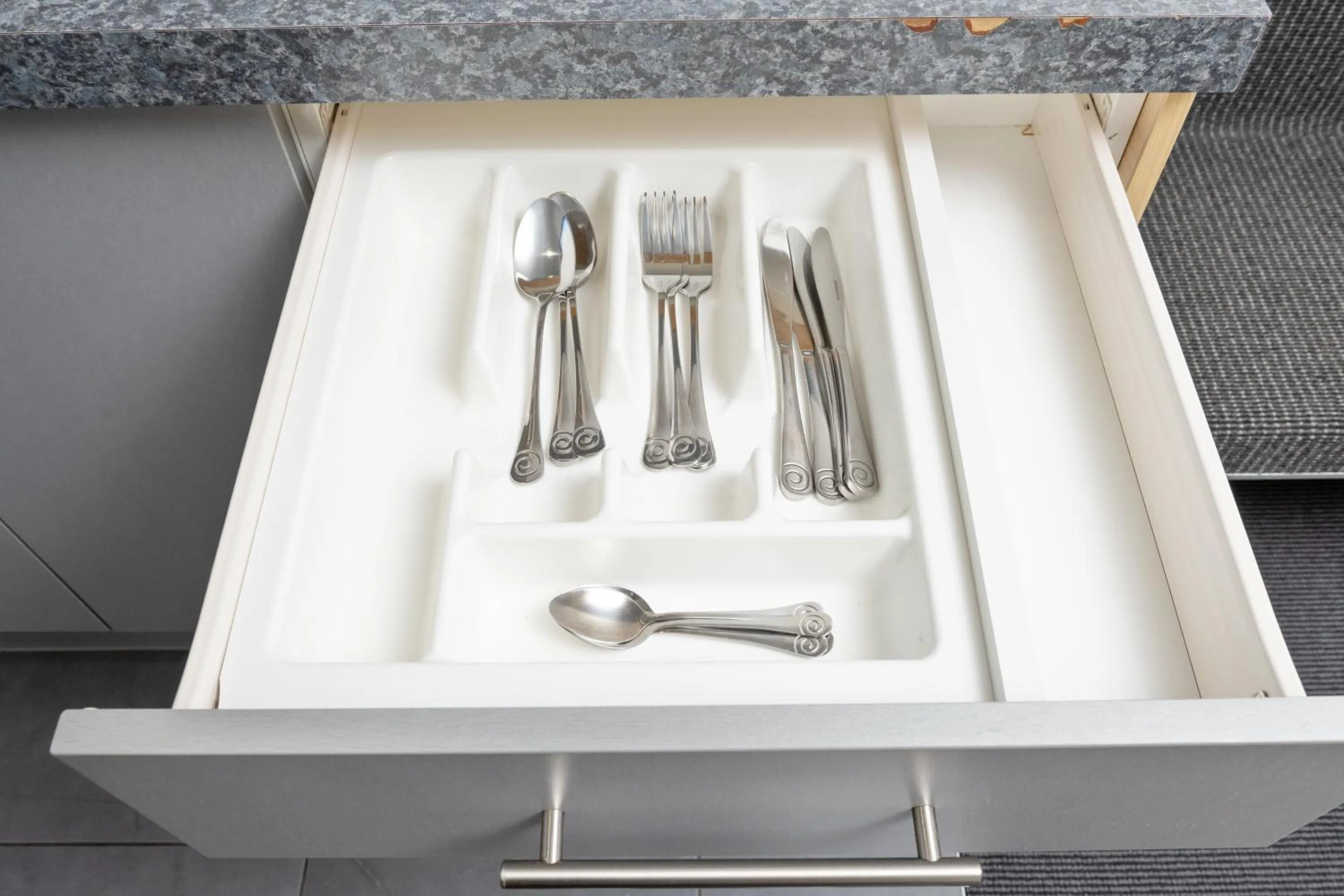 kitchen in Grove Park Motor Lodge